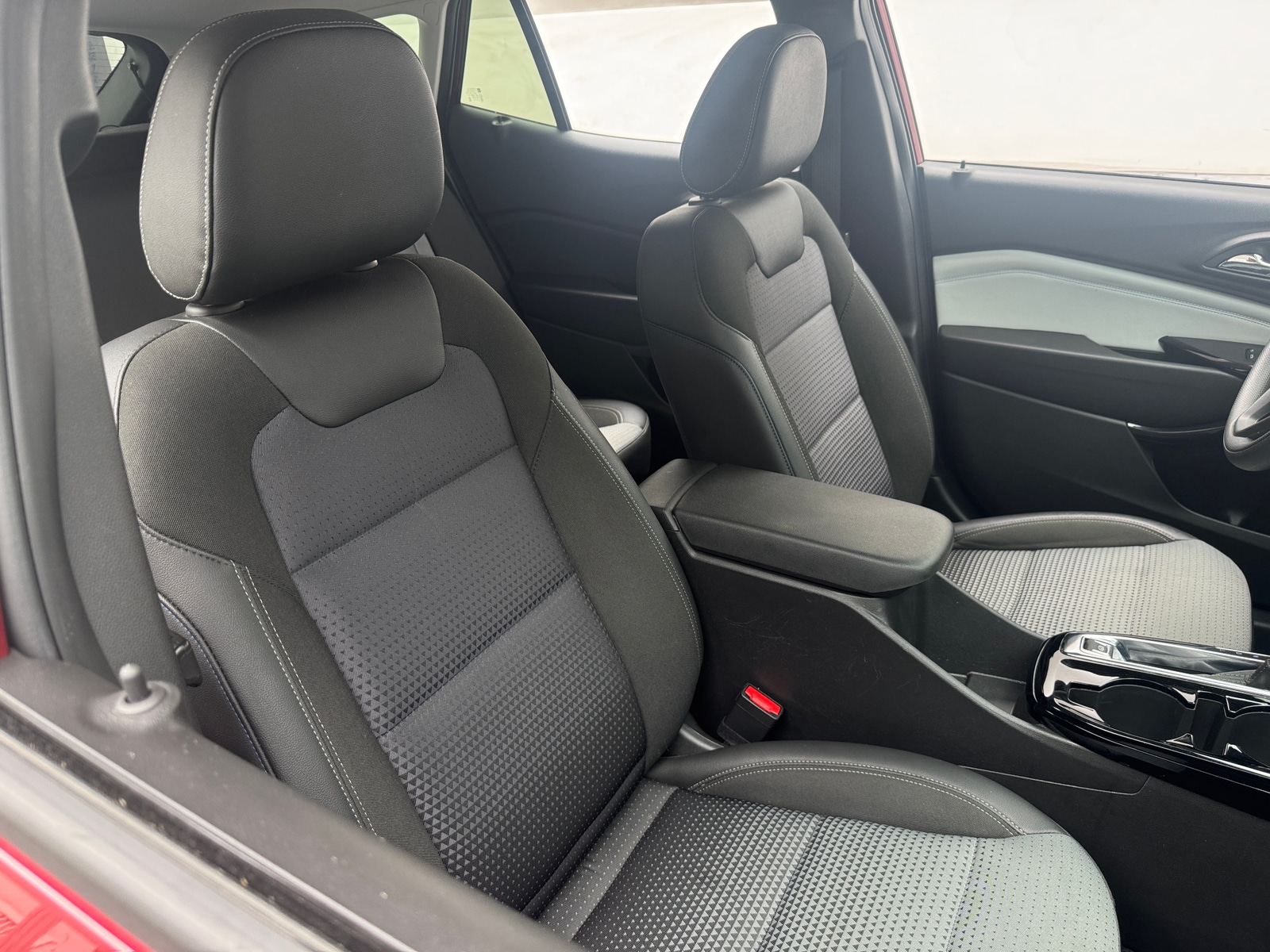 Thumbnail: 2025 Chevrolet Trax - 2