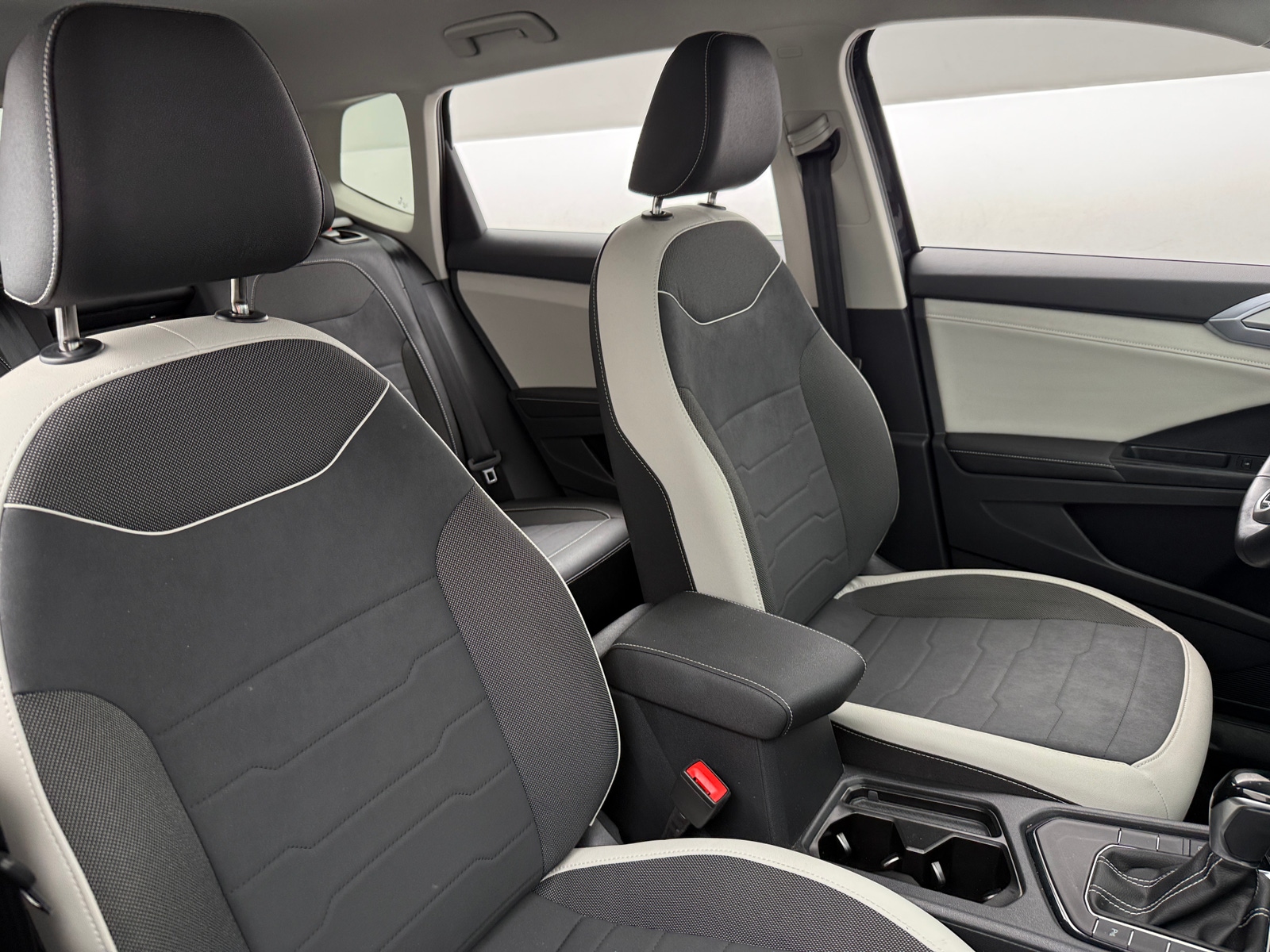 Thumbnail: 2025 Volkswagen Taos - 2