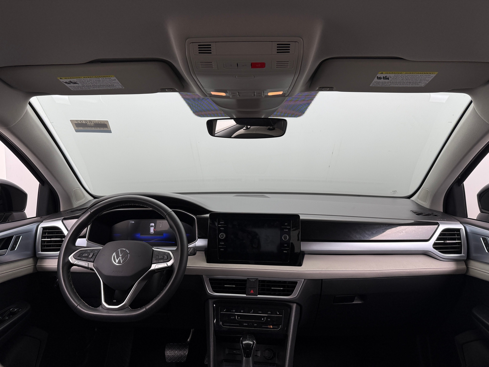 Thumbnail: 2025 Volkswagen Taos - 3