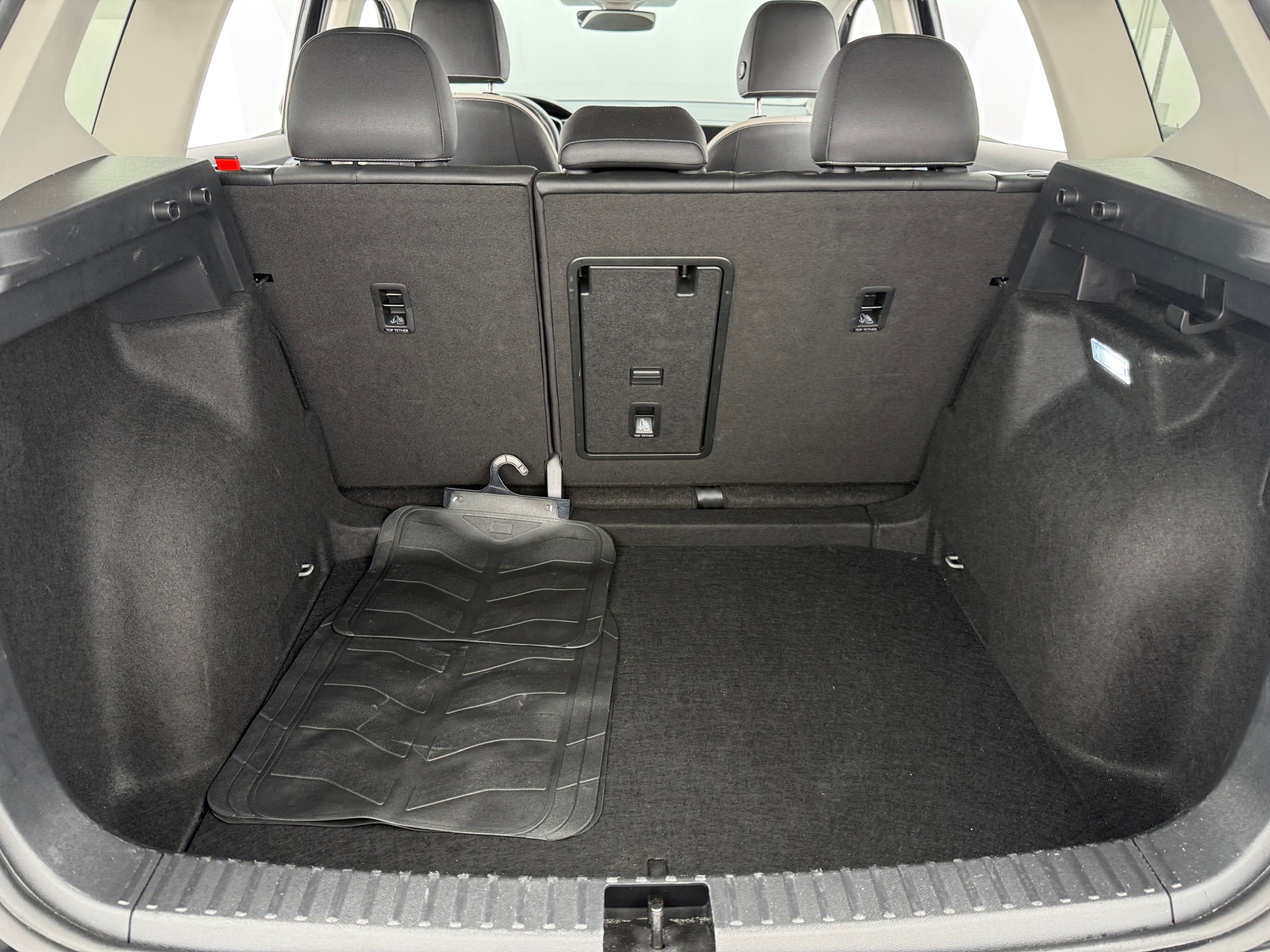 Thumbnail: 2025 Volkswagen Taos - 7