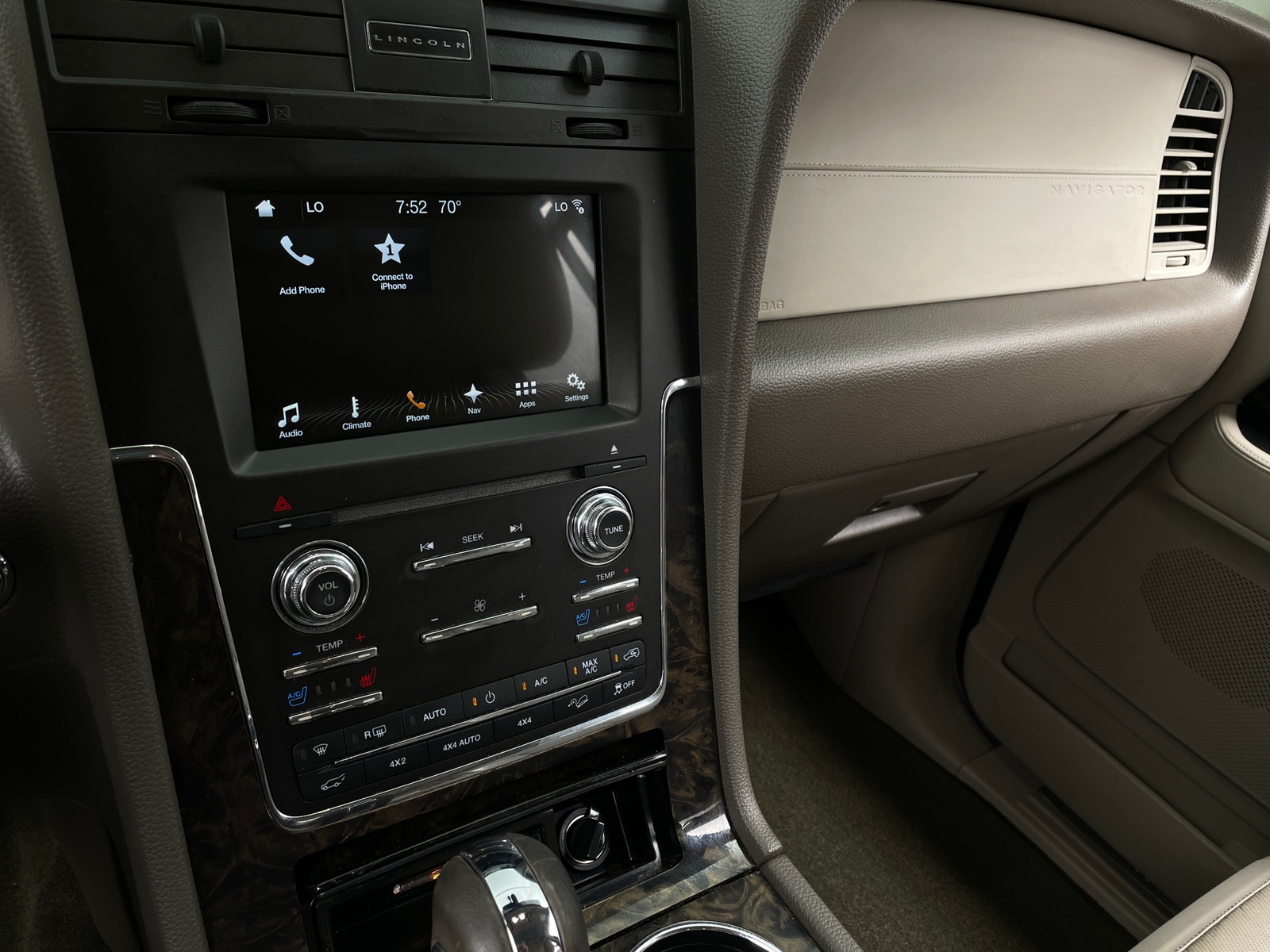 Thumbnail: 2017 Lincoln Navigator - 3