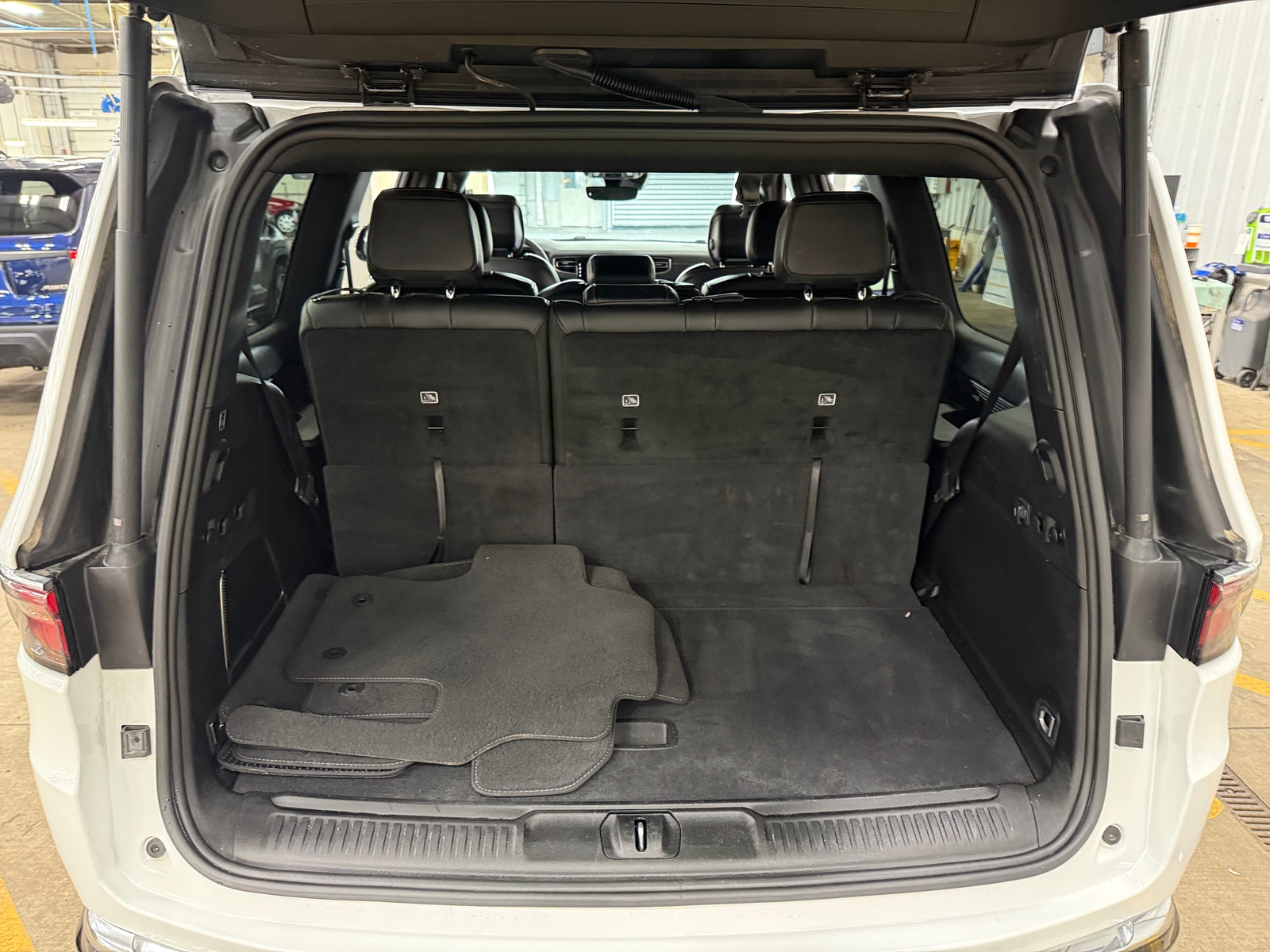 Thumbnail: 2025 Jeep Wagoneer - 6