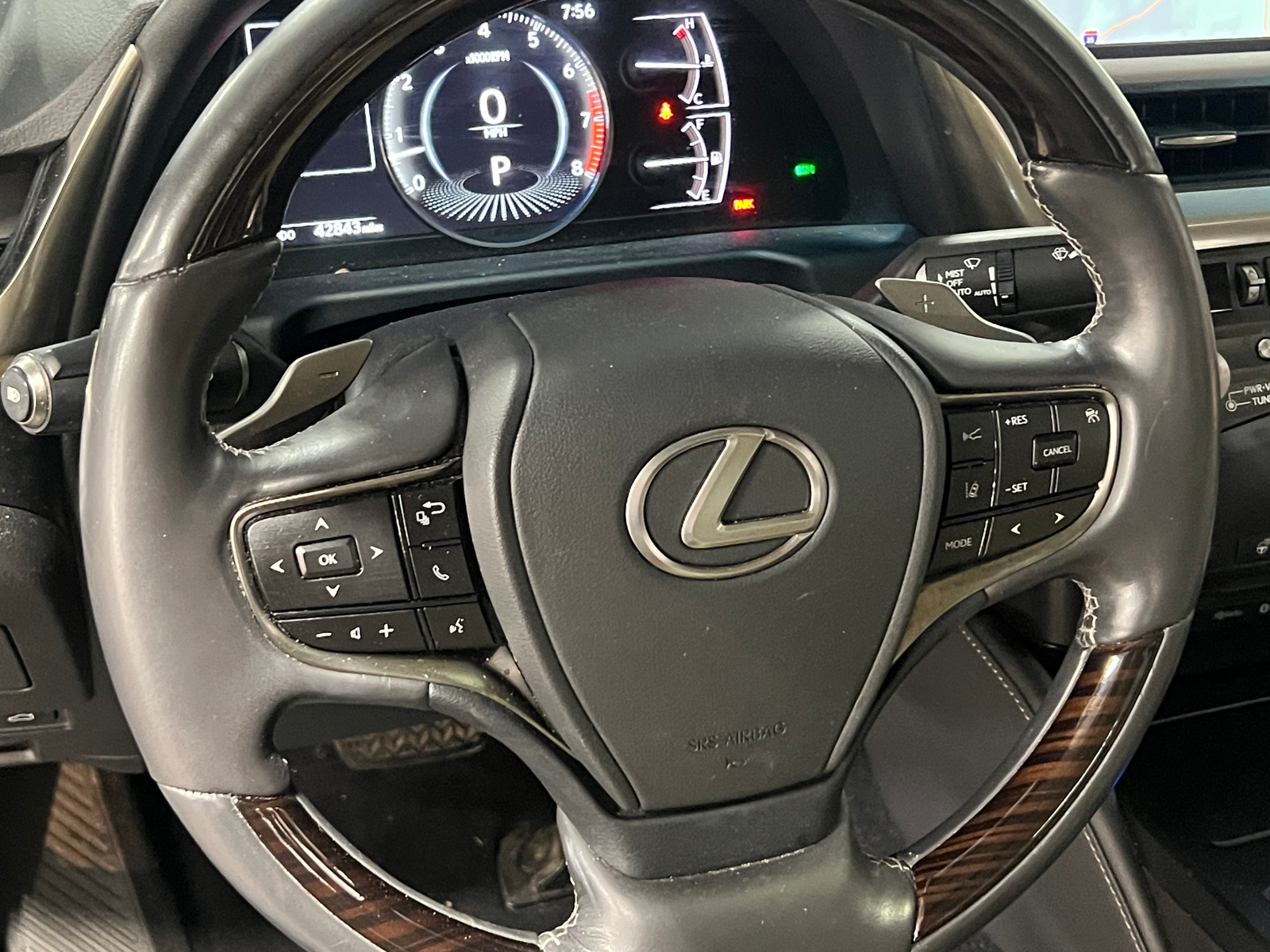 Thumbnail: 2021 Lexus ES - 4