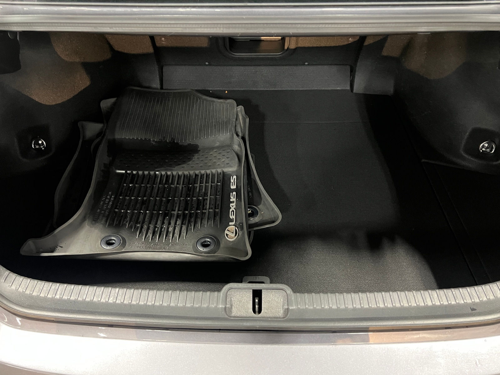 Thumbnail: 2021 Lexus ES - 6