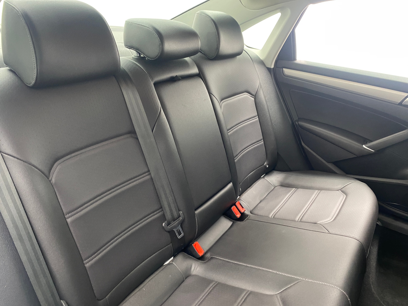 Thumbnail: 2021 Volkswagen Passat - 5