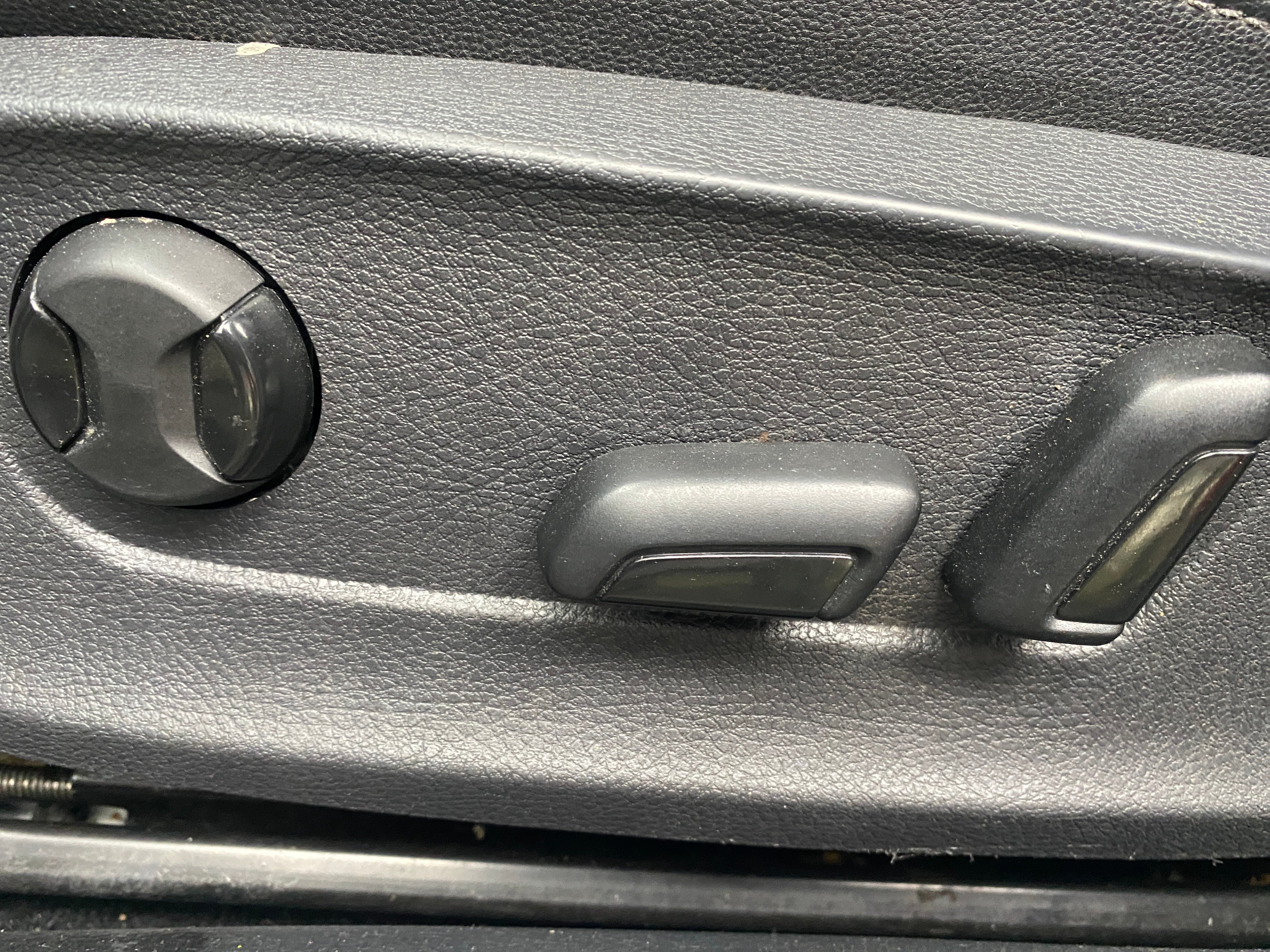 1VWSA7A30MC016580