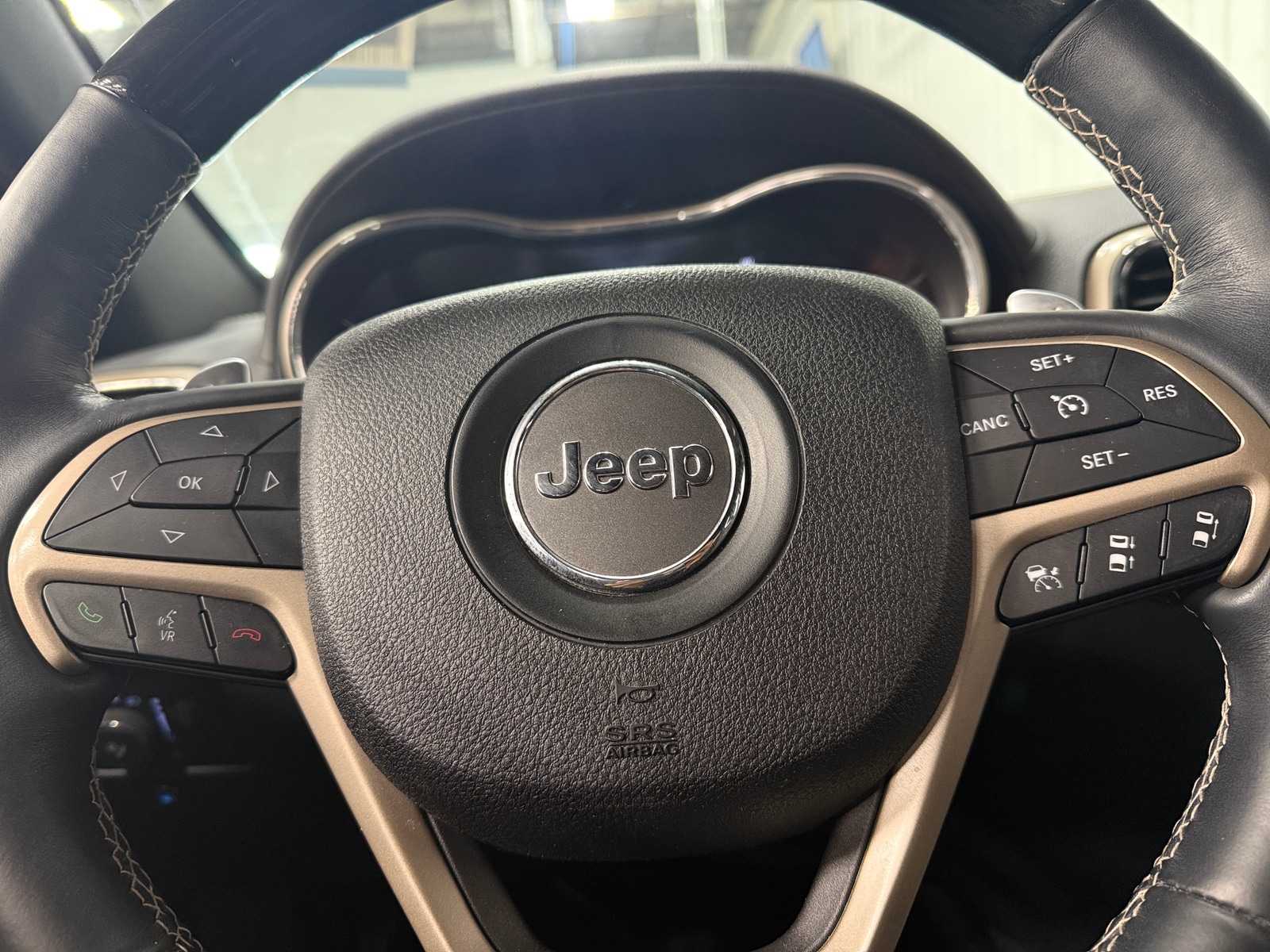 Thumbnail: 2015 Jeep Grand Cherokee - 4