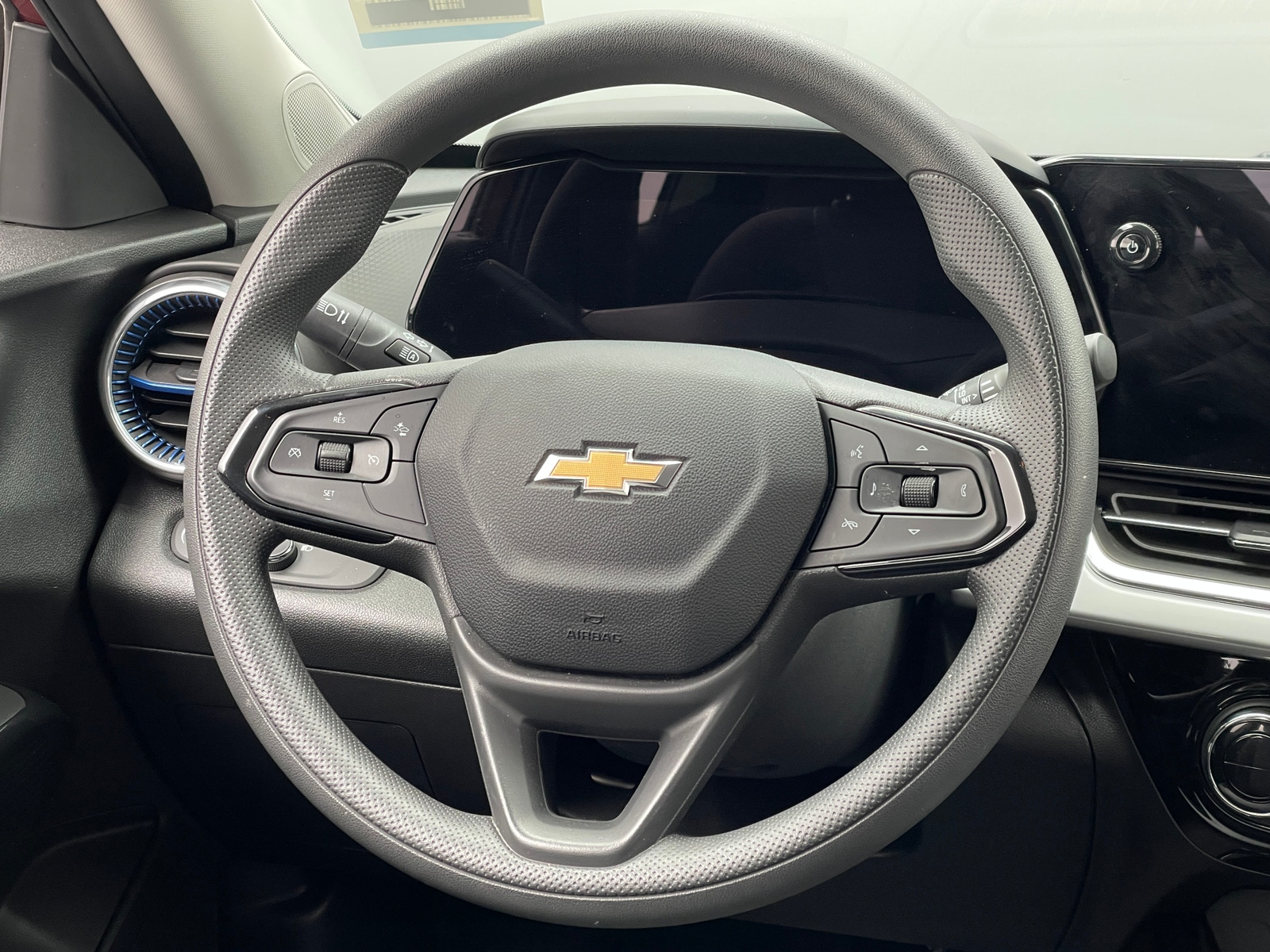 Thumbnail: 2025 Chevrolet Trax - 5