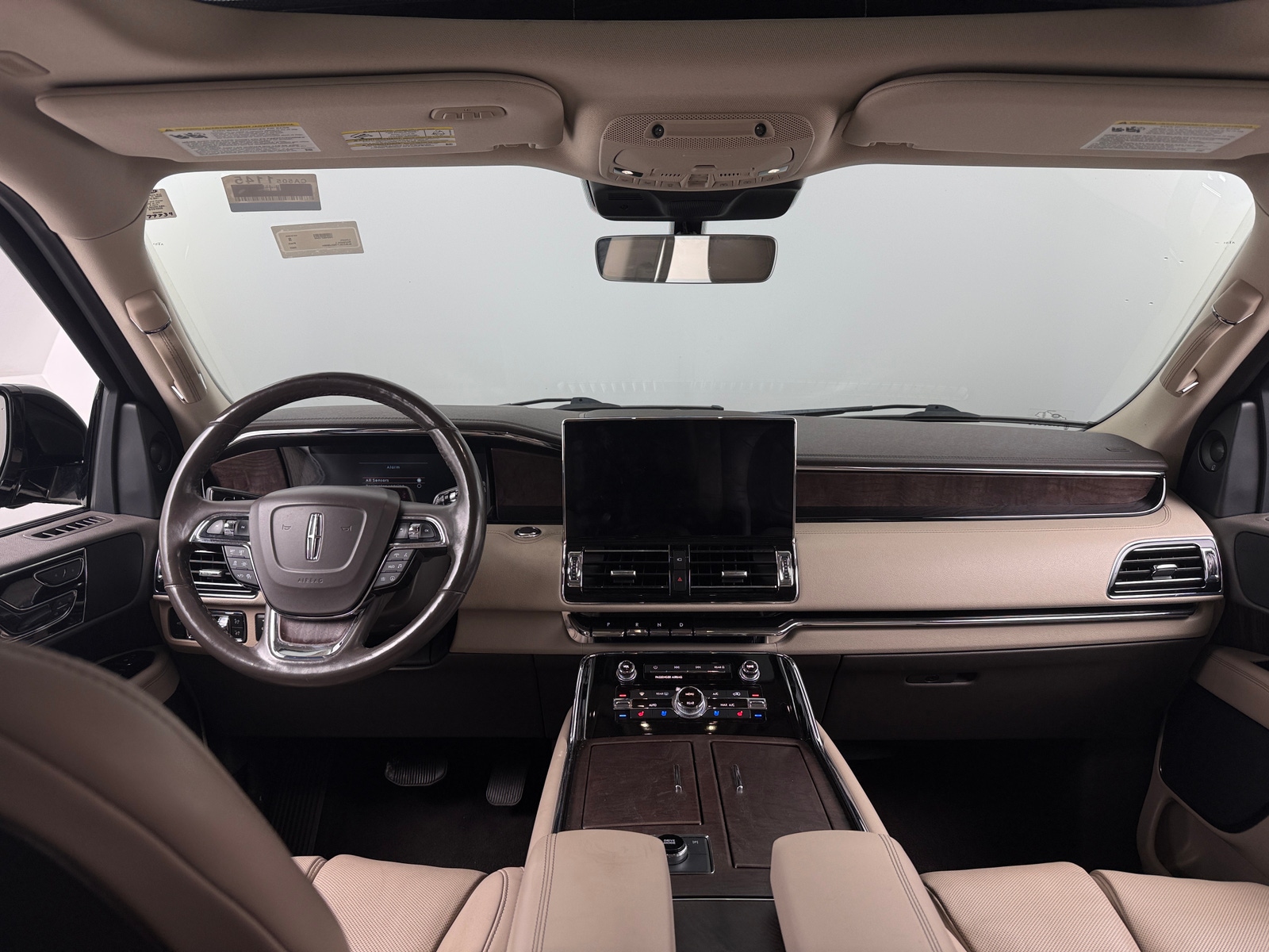 Thumbnail: 2022 Lincoln Navigator L - 2