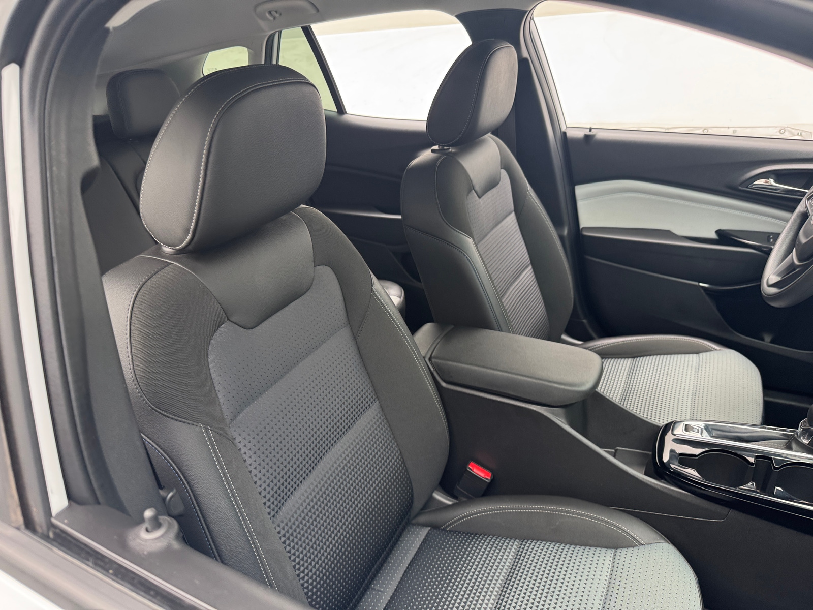 Thumbnail: 2025 Chevrolet Trax - 2