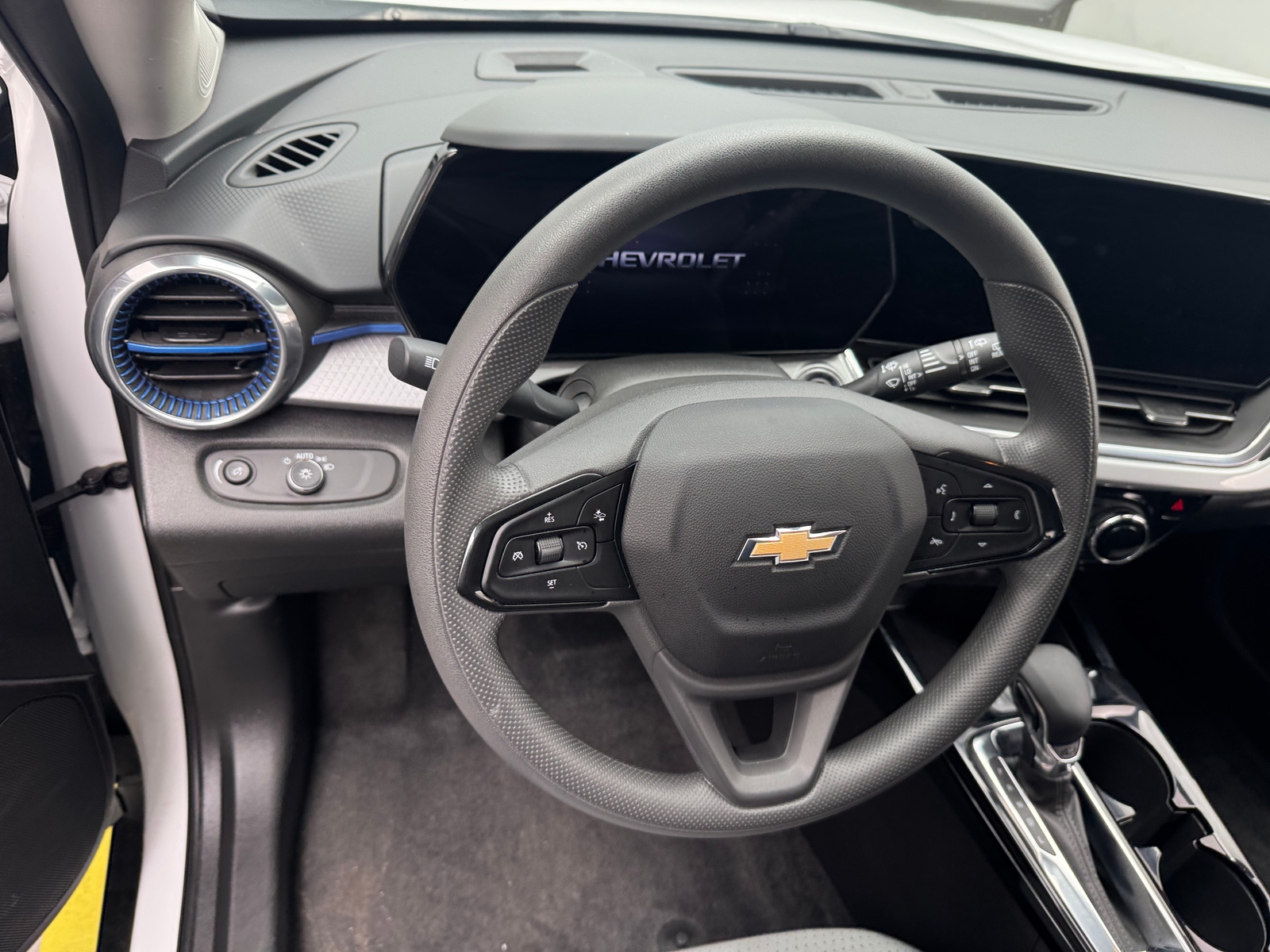 Thumbnail: 2025 Chevrolet Trax - 5