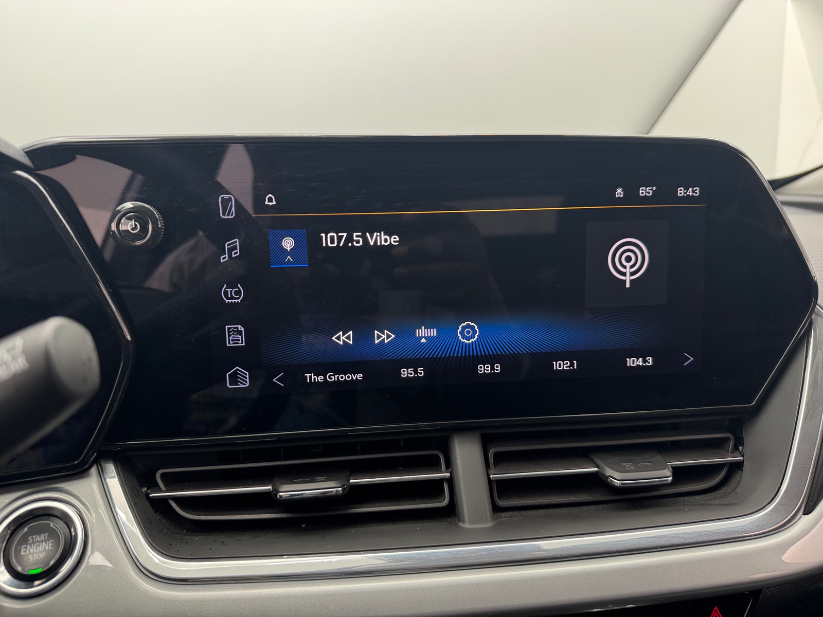 Thumbnail: 2025 Chevrolet Trax - 4