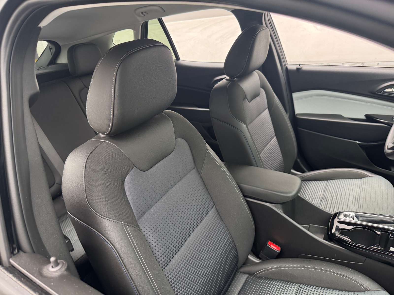 Thumbnail: 2025 Chevrolet Trax - 2