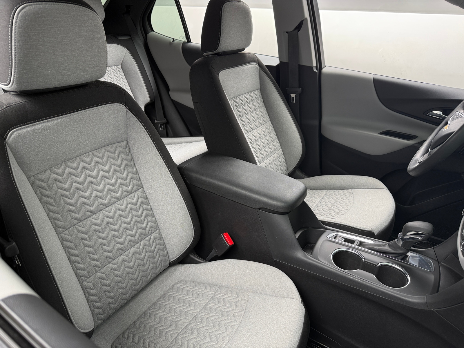 Thumbnail: 2022 Chevrolet Equinox - 2