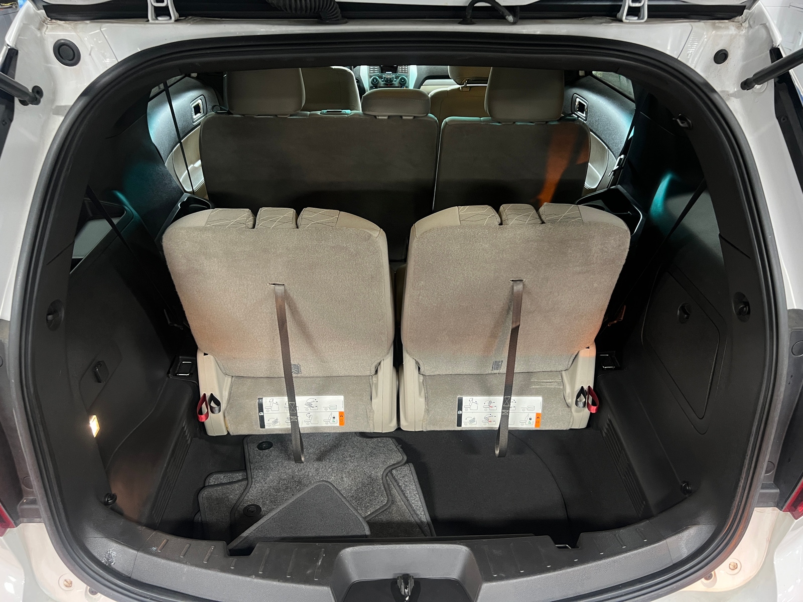 Thumbnail: 2015 Ford Explorer - 7