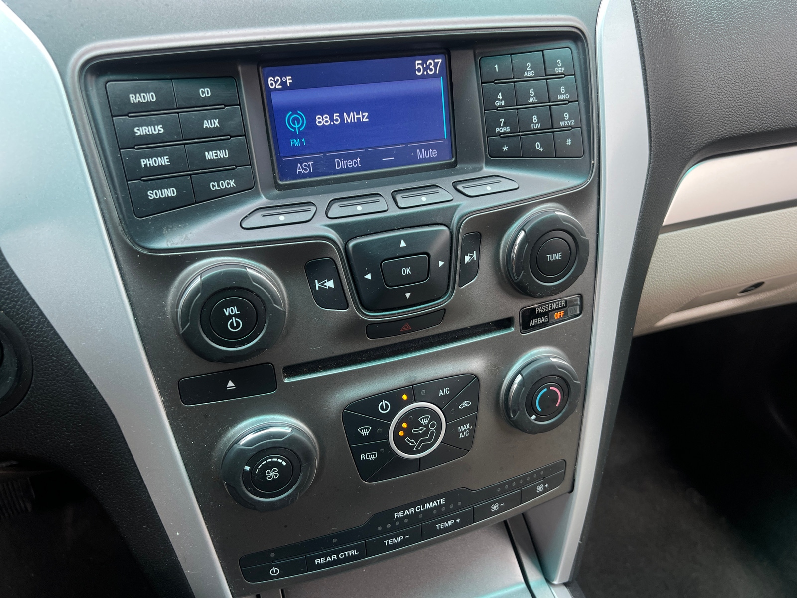 Thumbnail: 2015 Ford Explorer - 4