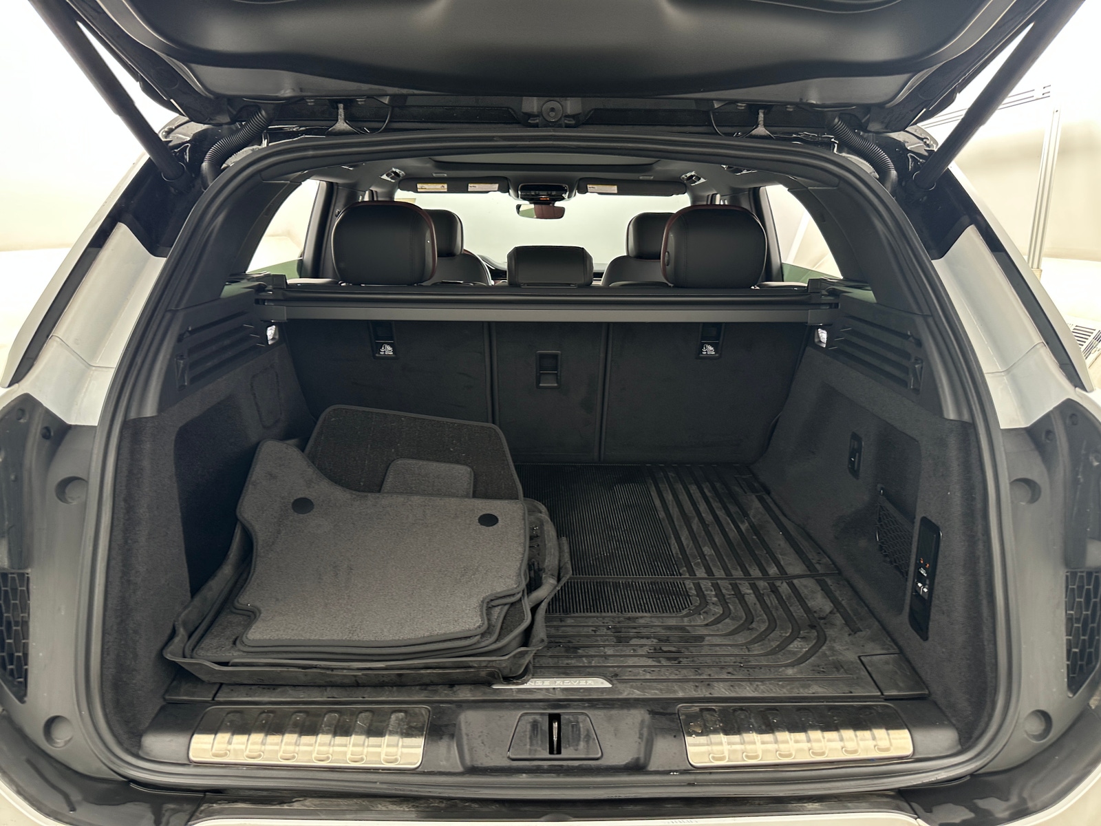 Thumbnail: 2024 Land Rover Range Rover Sport - 6