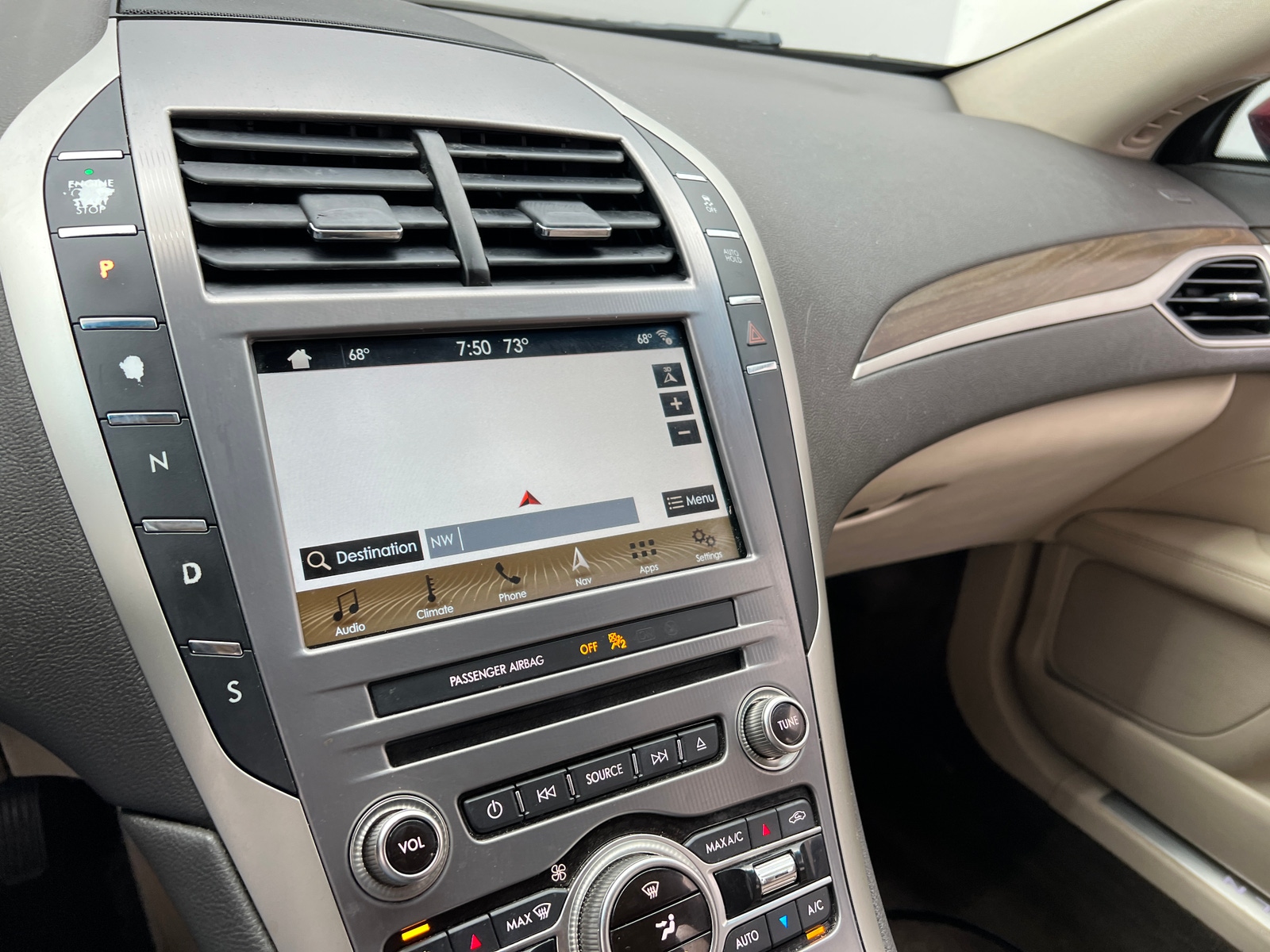 Thumbnail: 2018 Lincoln MKZ - 3