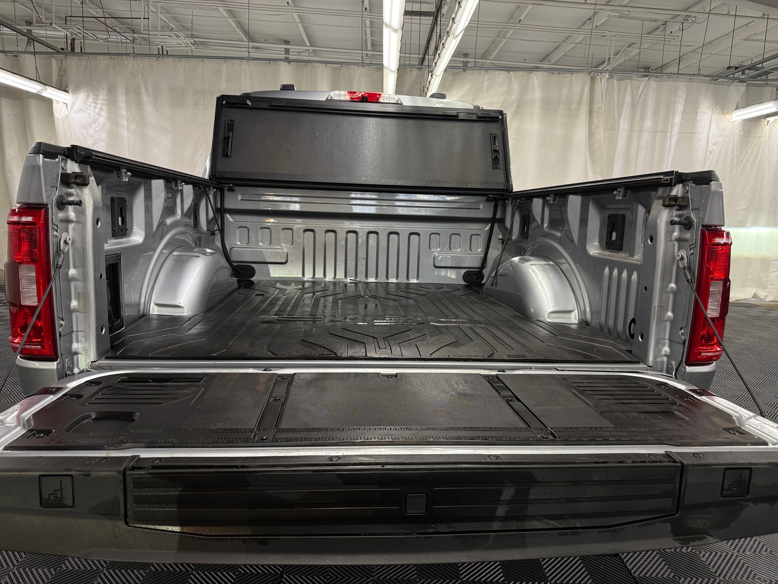 Thumbnail: 2022 Ford Econoline - 7