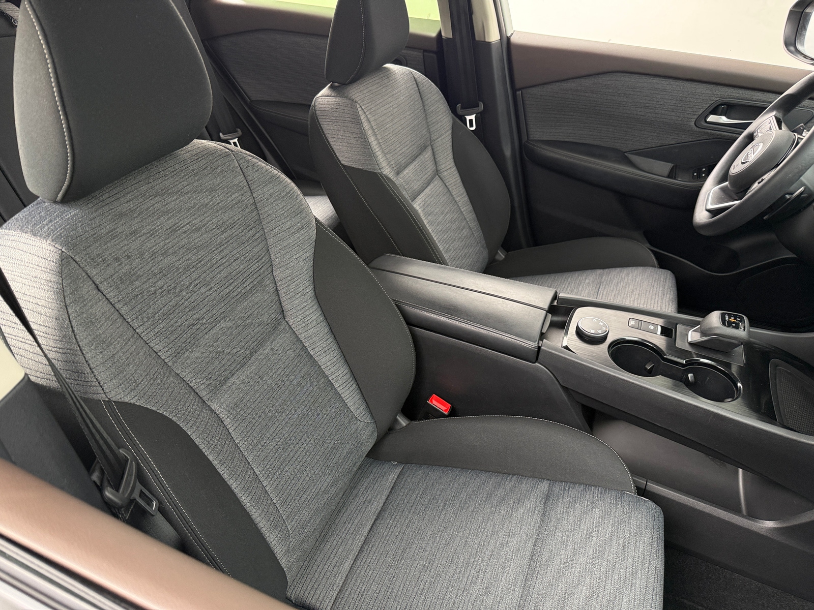 Thumbnail: 2023 Nissan Rogue - 2