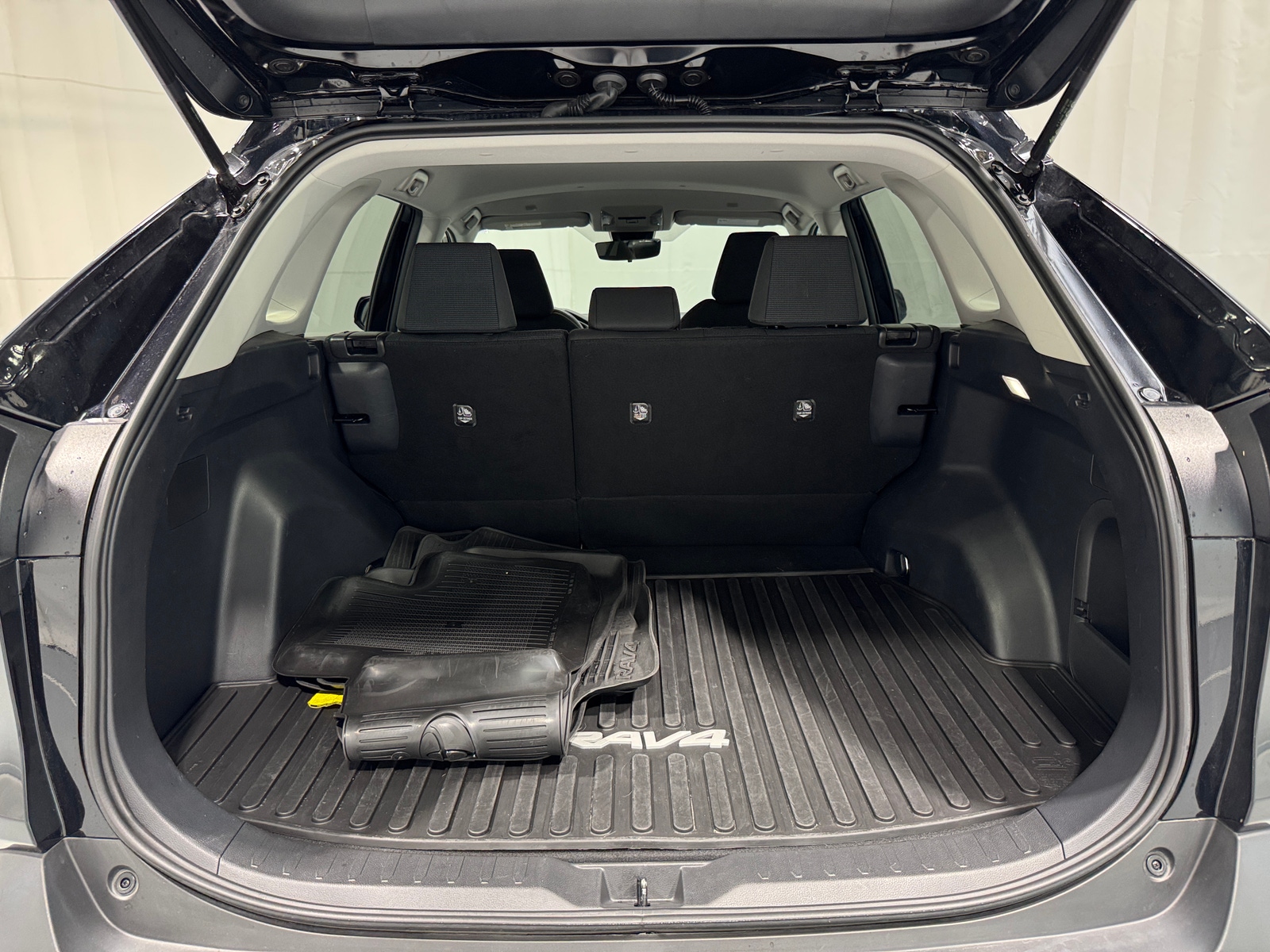 Thumbnail: 2025 Toyota RAV4 - 7