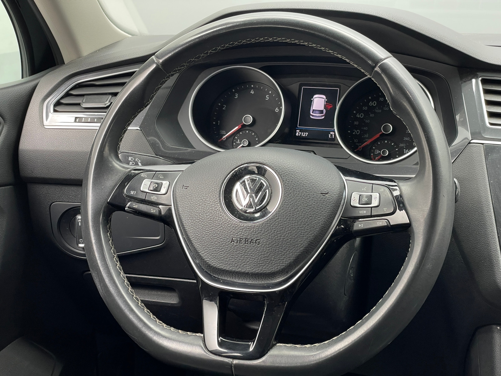 Thumbnail: 2021 Volkswagen Tiguan - 4