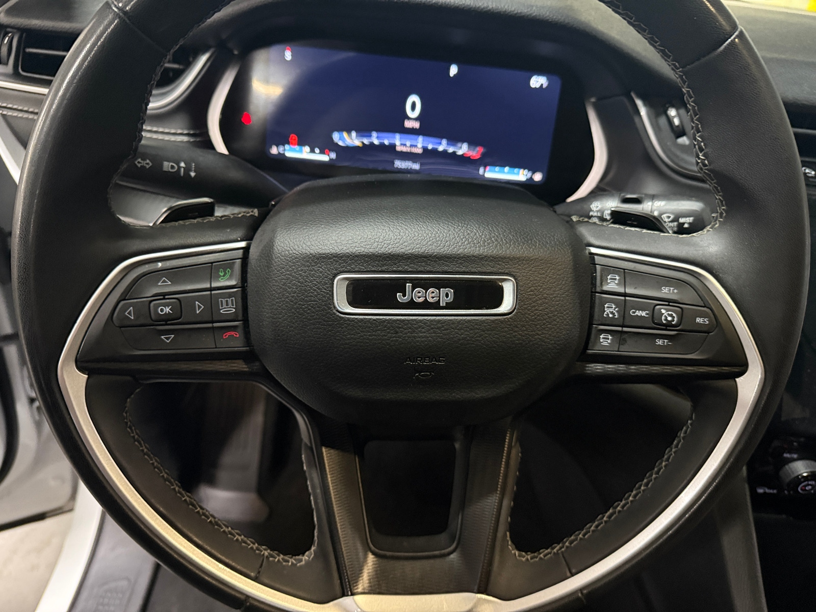 Thumbnail: 2023 Jeep Grand Cherokee L - 5