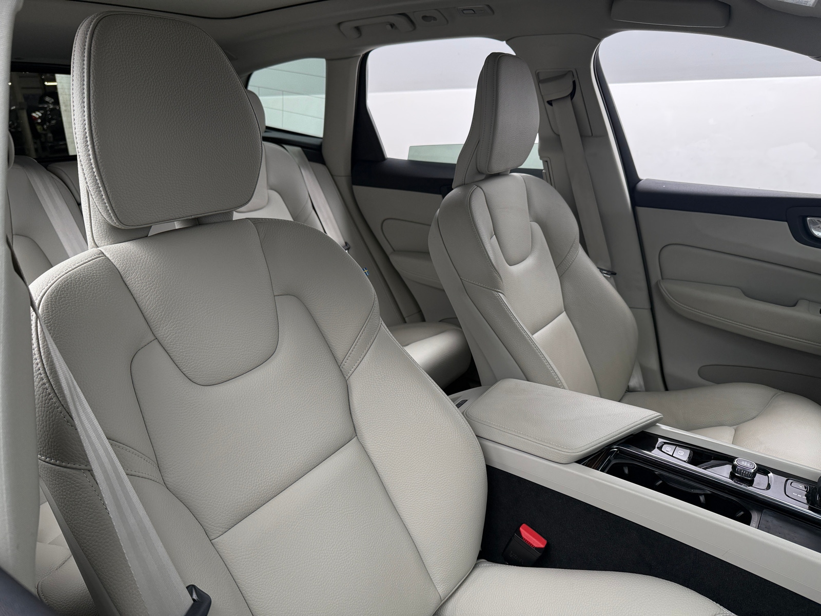 Thumbnail: 2022 Volvo XC60 - 2