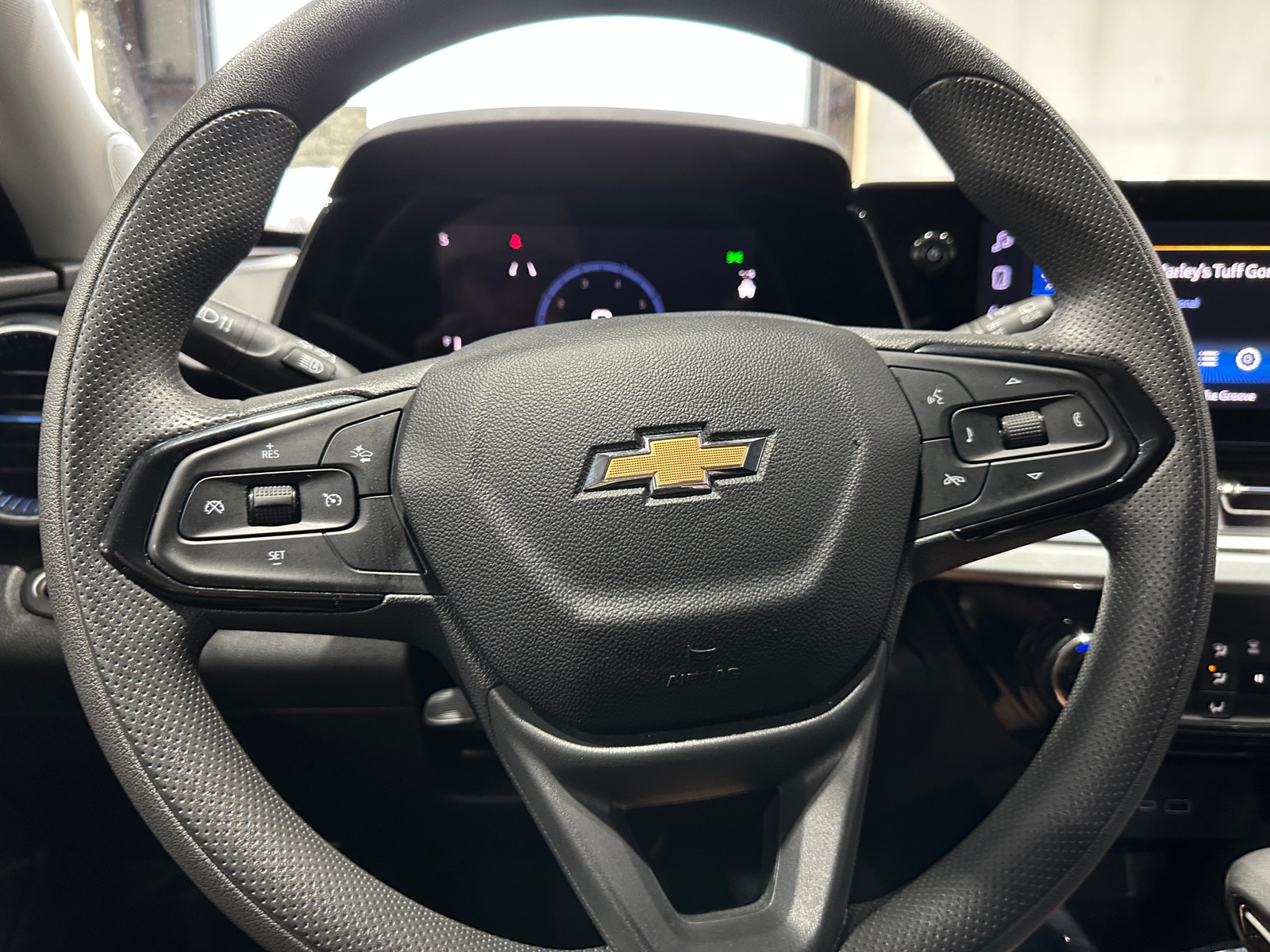 Thumbnail: 2025 Chevrolet Trax - 5