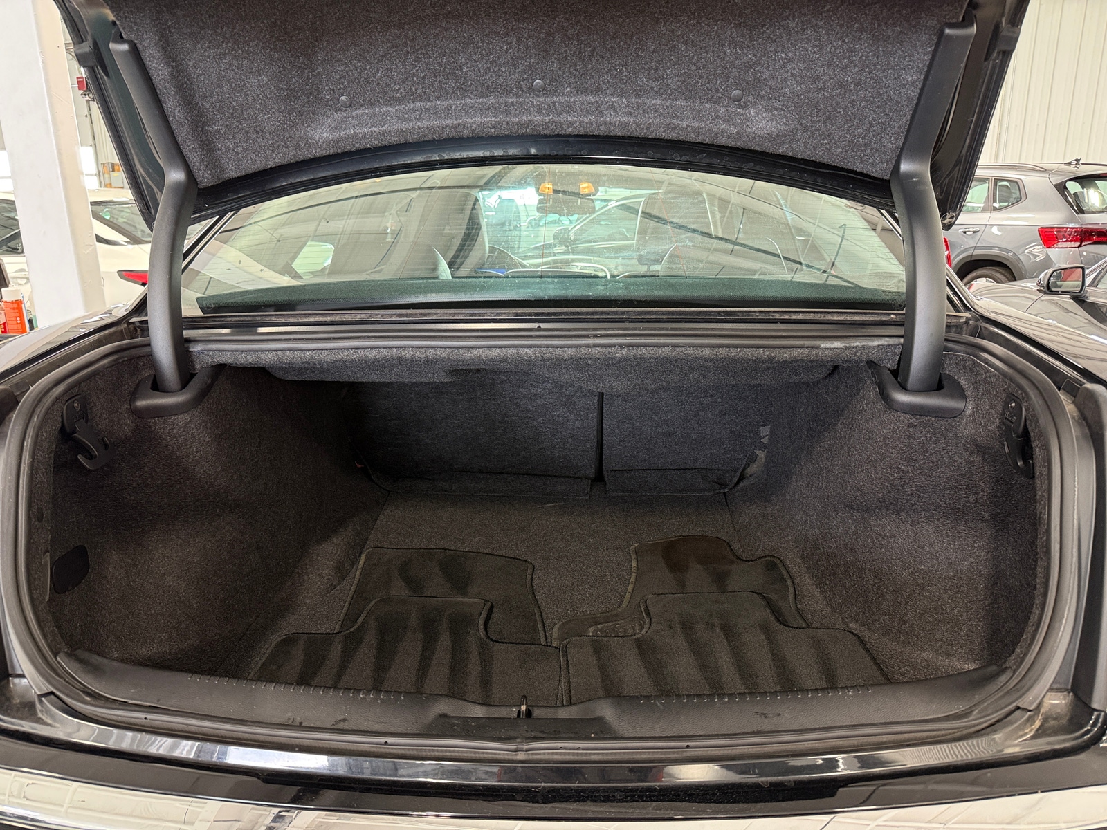 Thumbnail: 2017 Chrysler 300 - 6