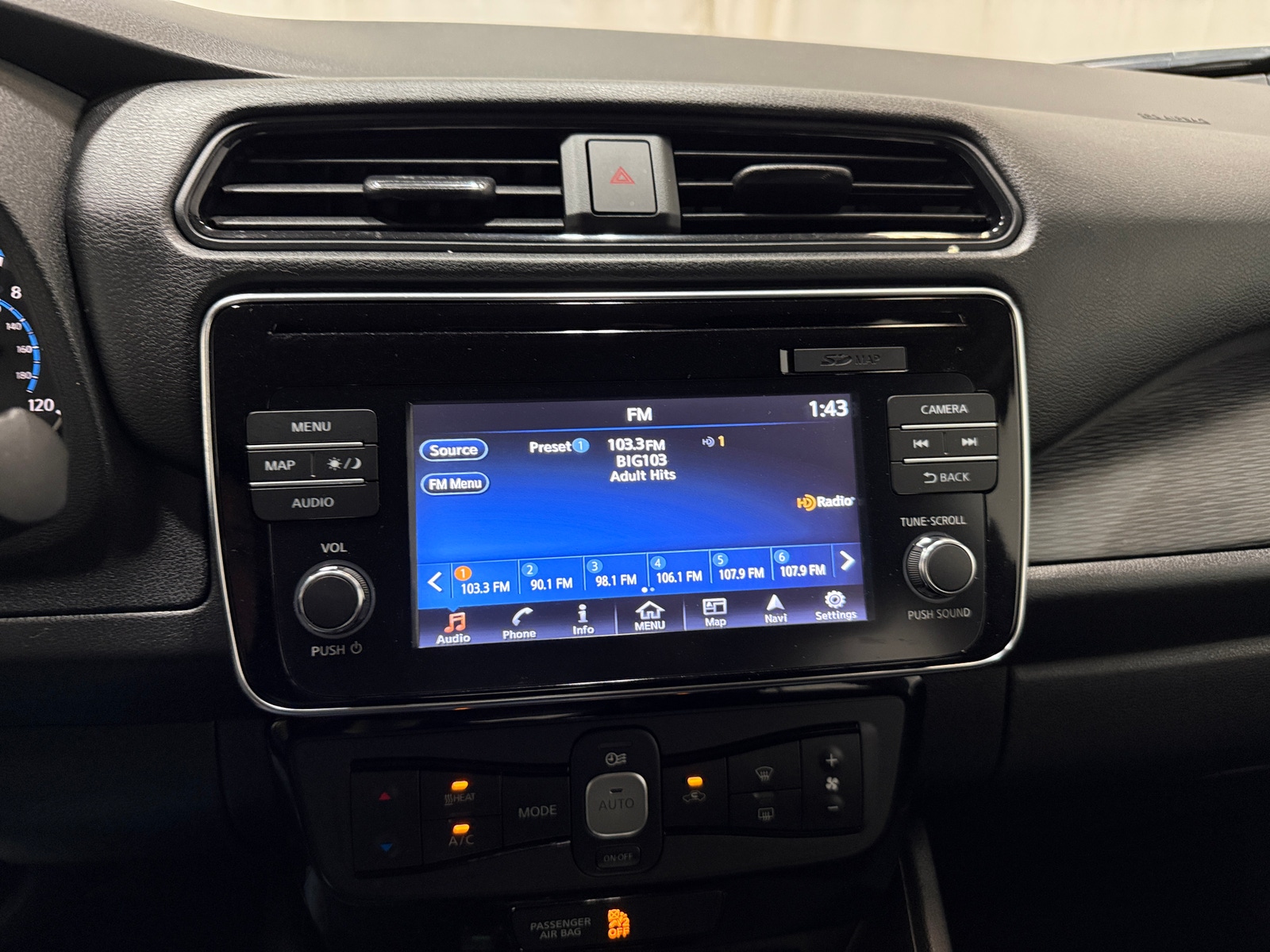 Thumbnail: 2018 Nissan Leaf - 4