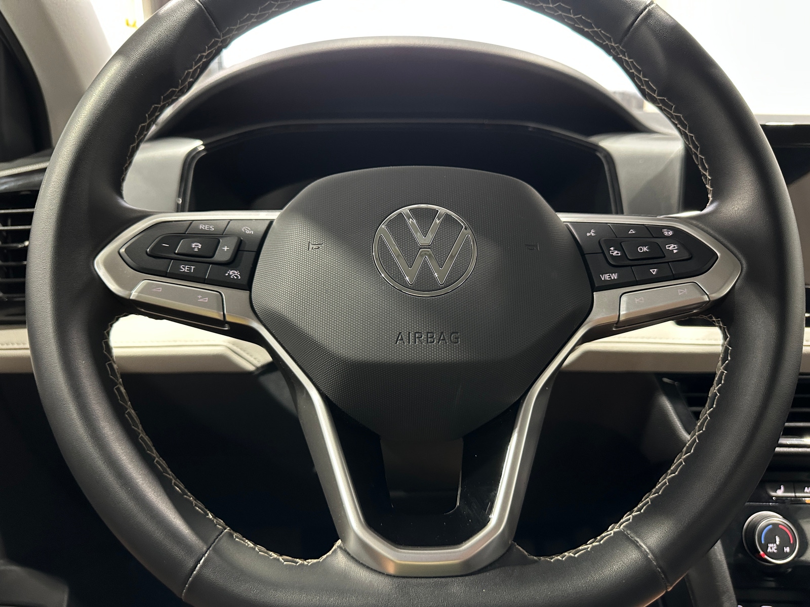 Thumbnail: 2025 Volkswagen Taos - 5