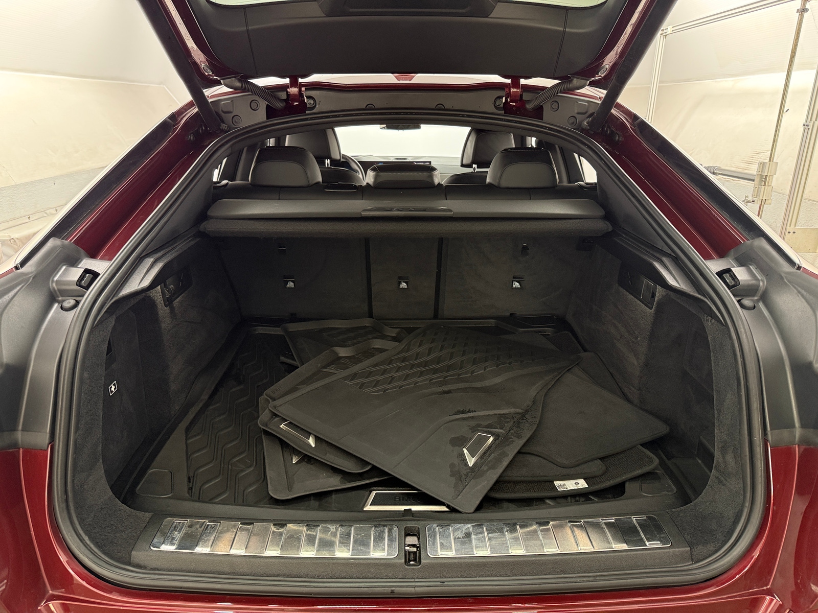 Thumbnail: 2025 BMW X6 - 6