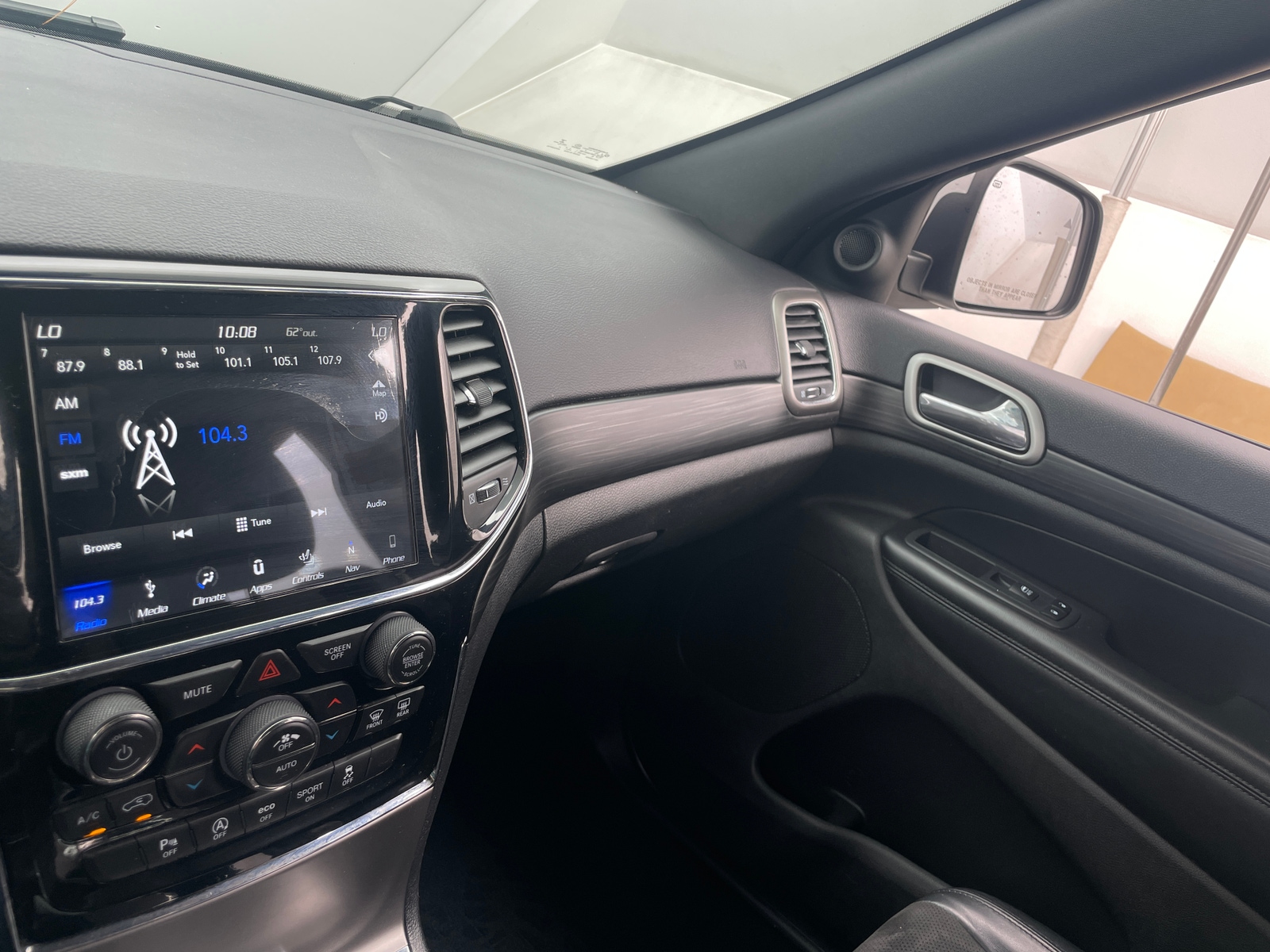 Thumbnail: 2019 Jeep Grand Cherokee - 4