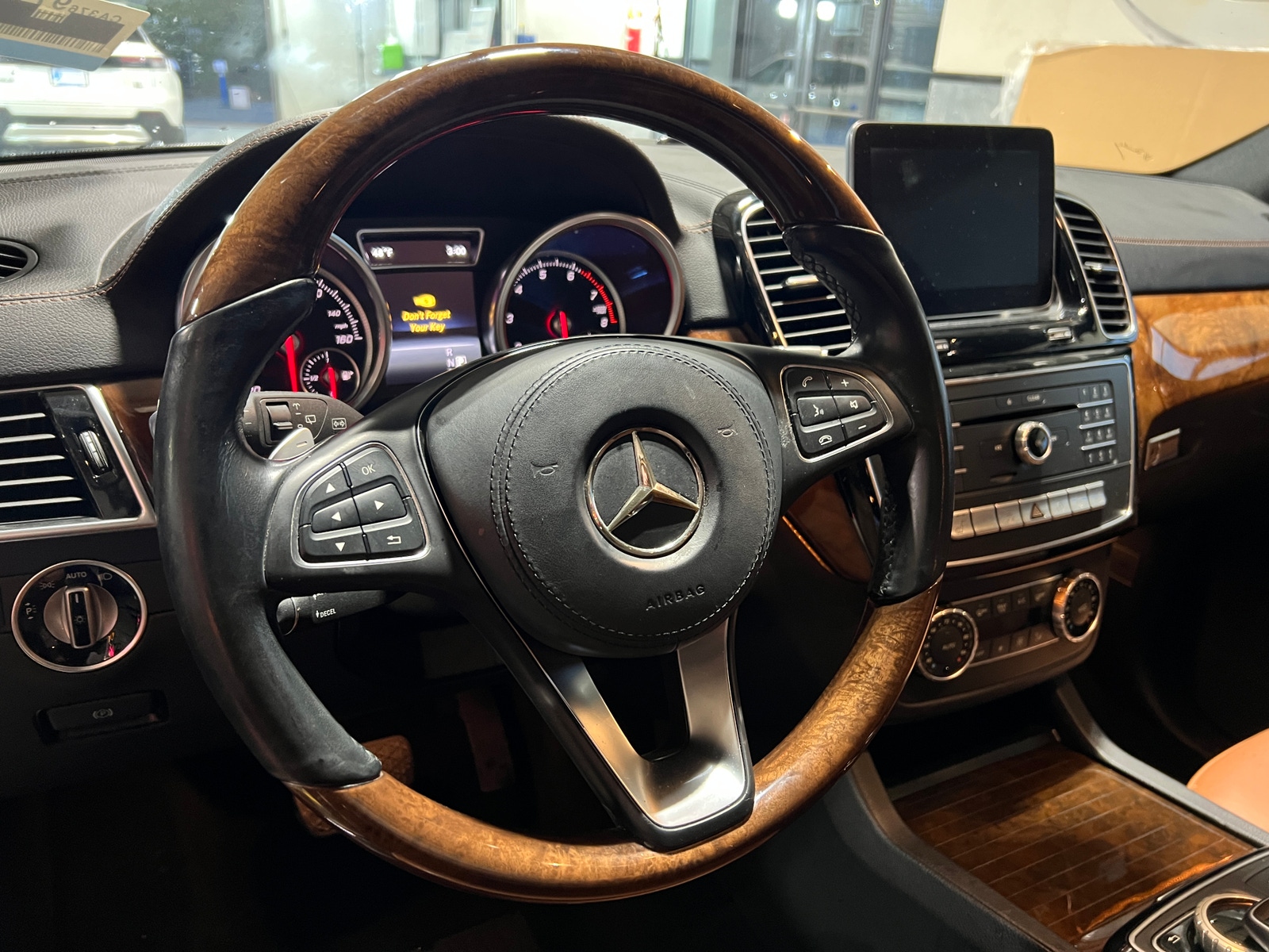 Thumbnail: 2017 Mercedes-Benz GLS - 4