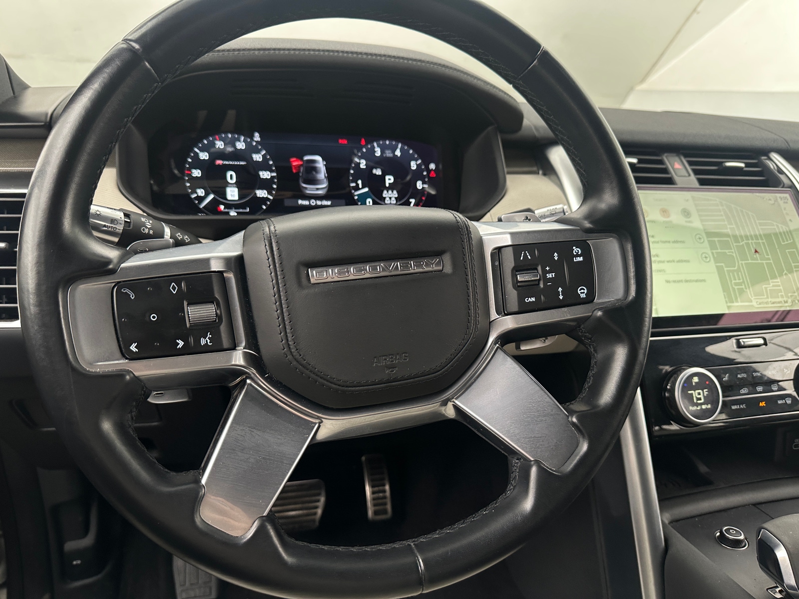 Thumbnail: 2021 Land Rover Discovery - 4