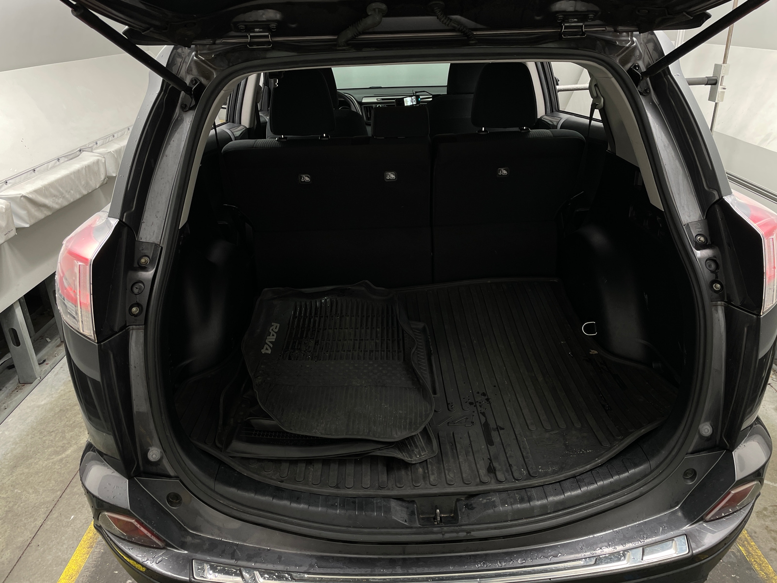 Thumbnail: 2018 Toyota RAV4 - 7