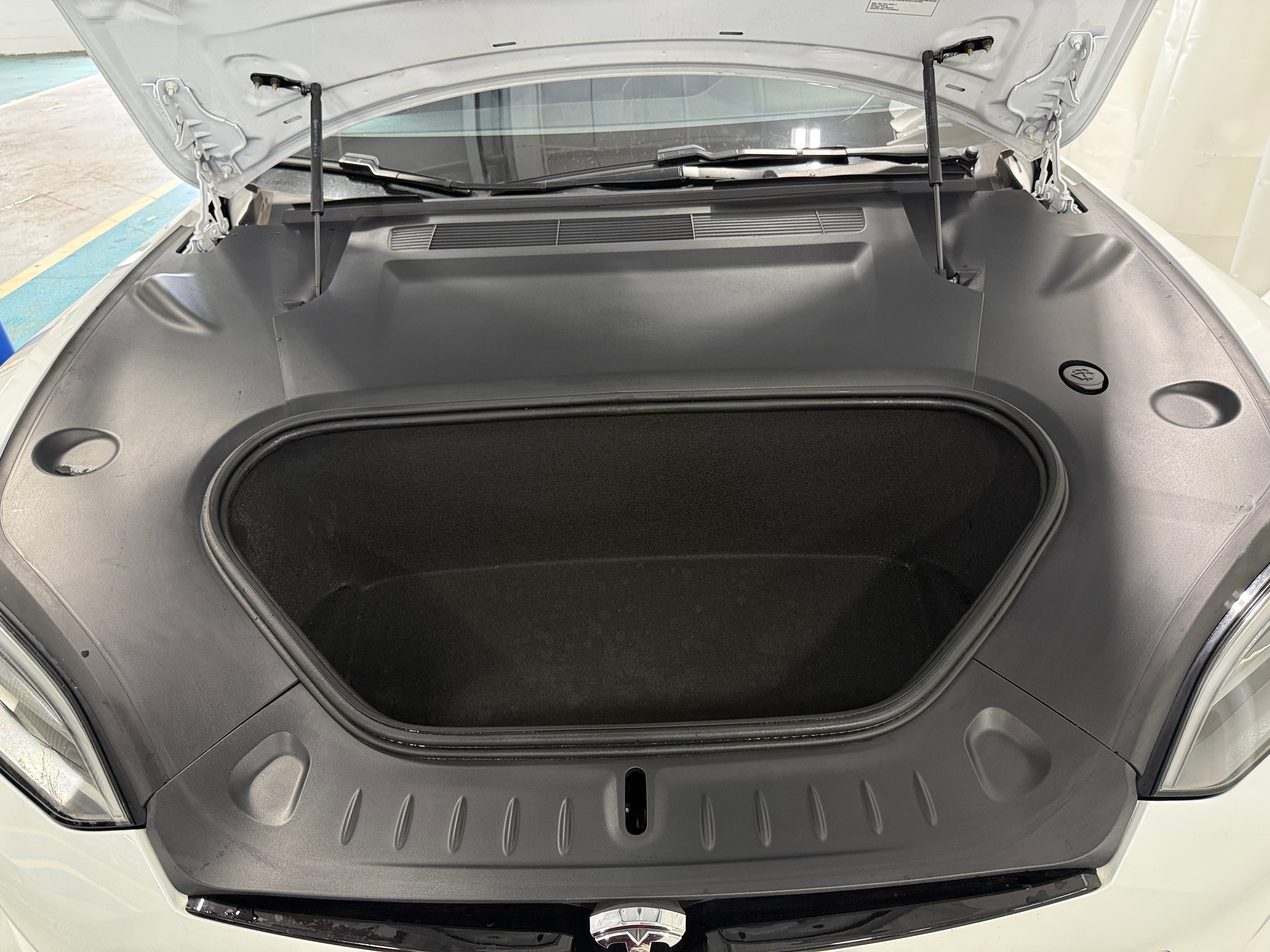 2024 Tesla Model S - Image 1