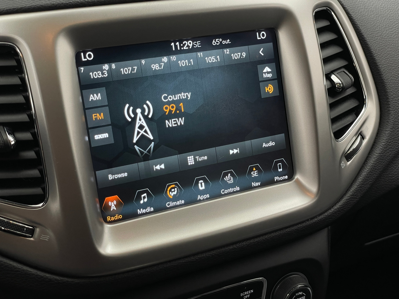 Thumbnail: 2017 Jeep Compass - 4