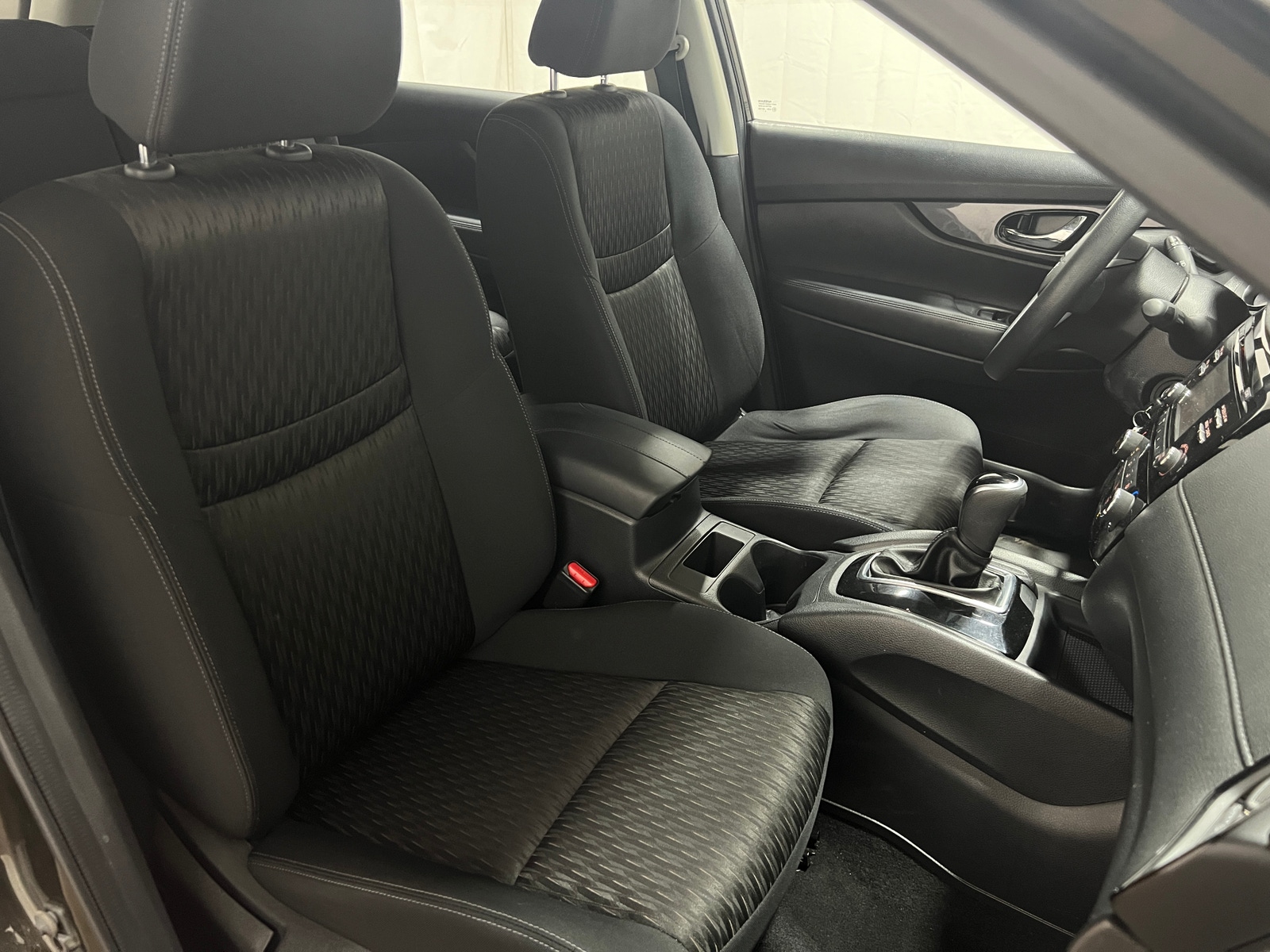 Thumbnail: 2017 Nissan Rogue - 2