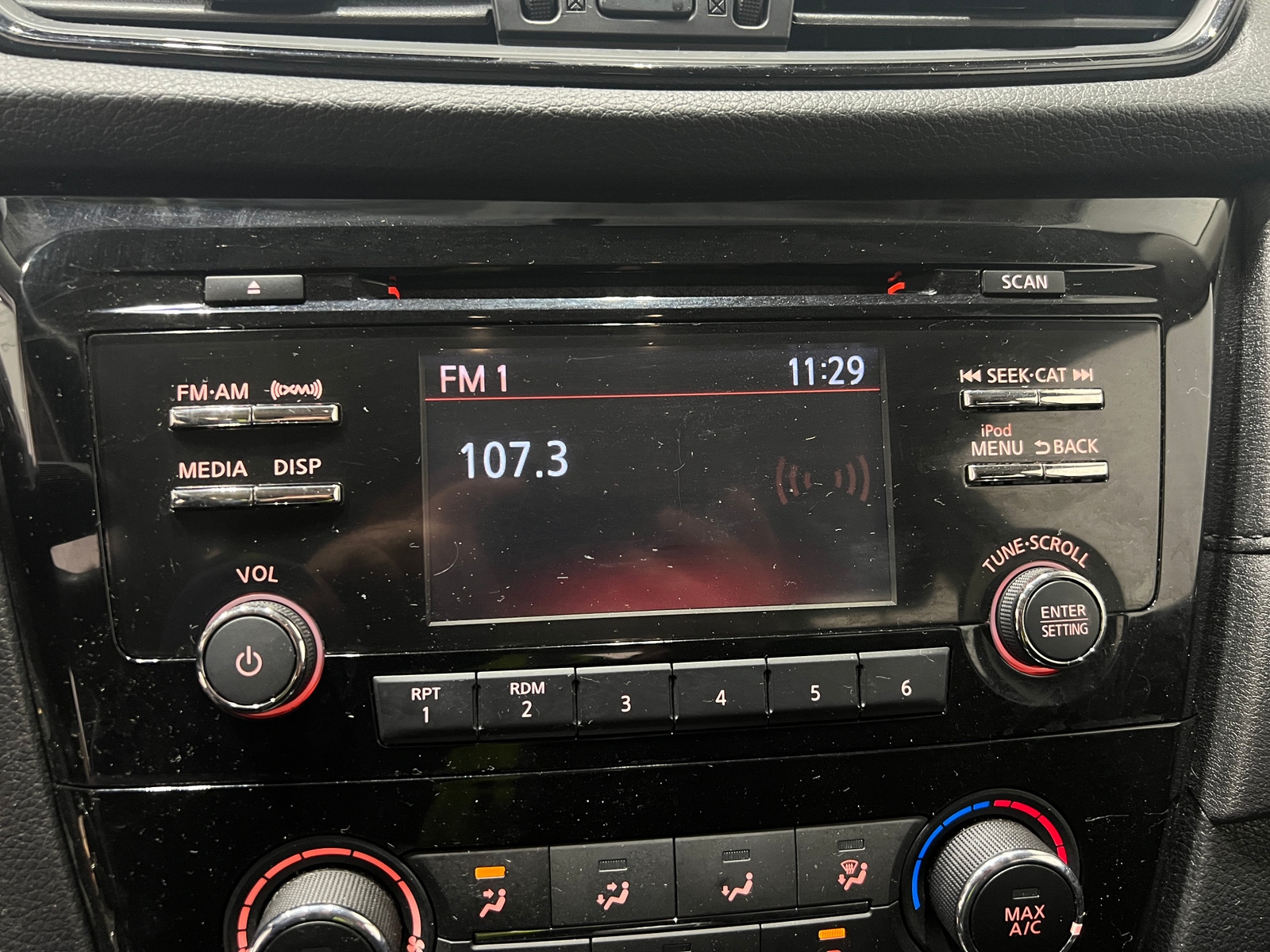 Thumbnail: 2017 Nissan Rogue - 4