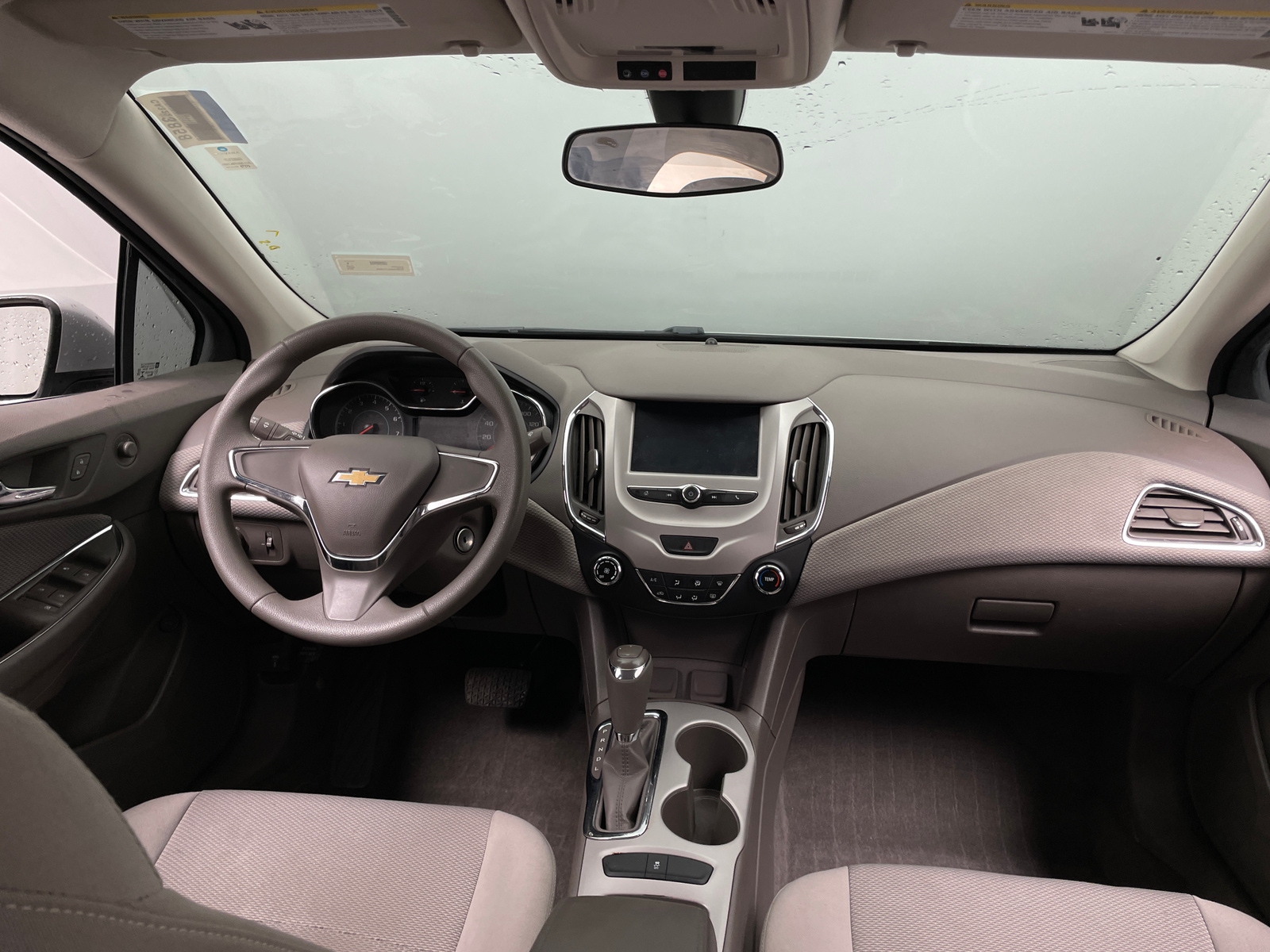 Thumbnail: 2018 Chevrolet Cruze - 3