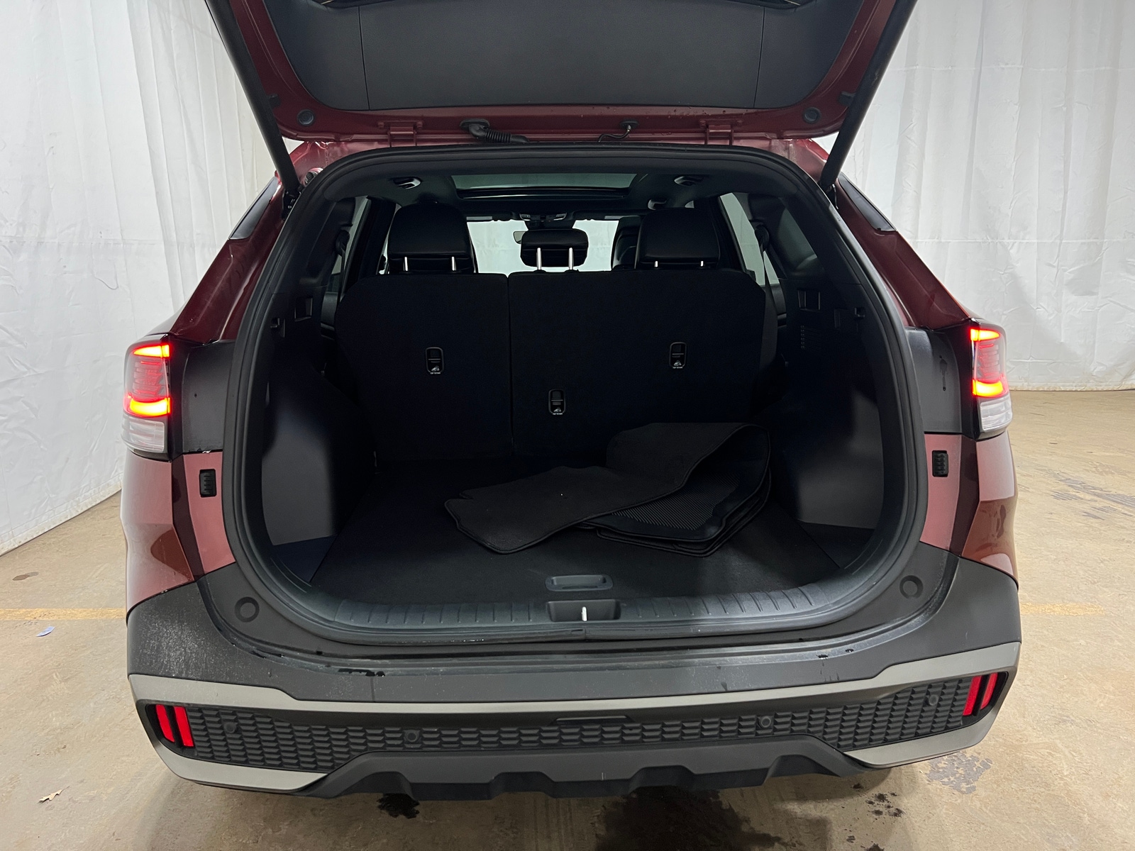 Thumbnail: 2023 Kia Sportage - 6