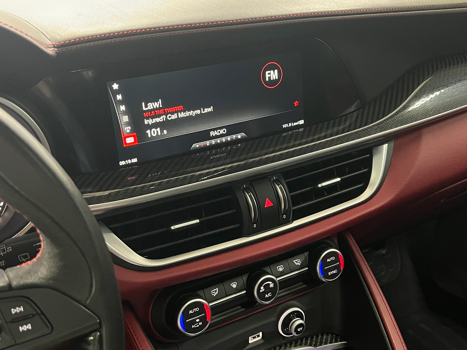 Thumbnail: 2019 Alfa Romeo Stelvio - 4