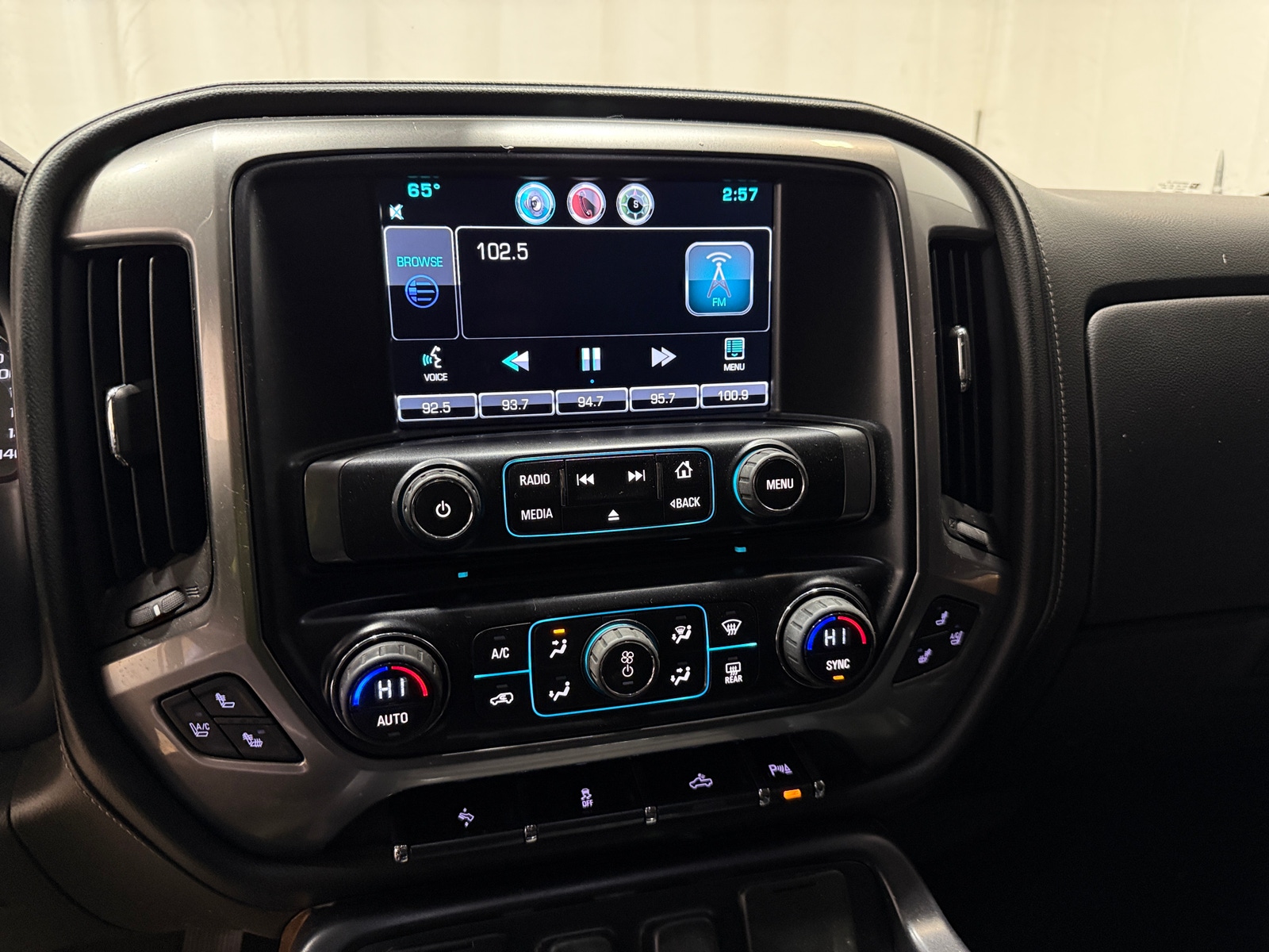 Thumbnail: 2015 Chevrolet Silverado 1500 - 3