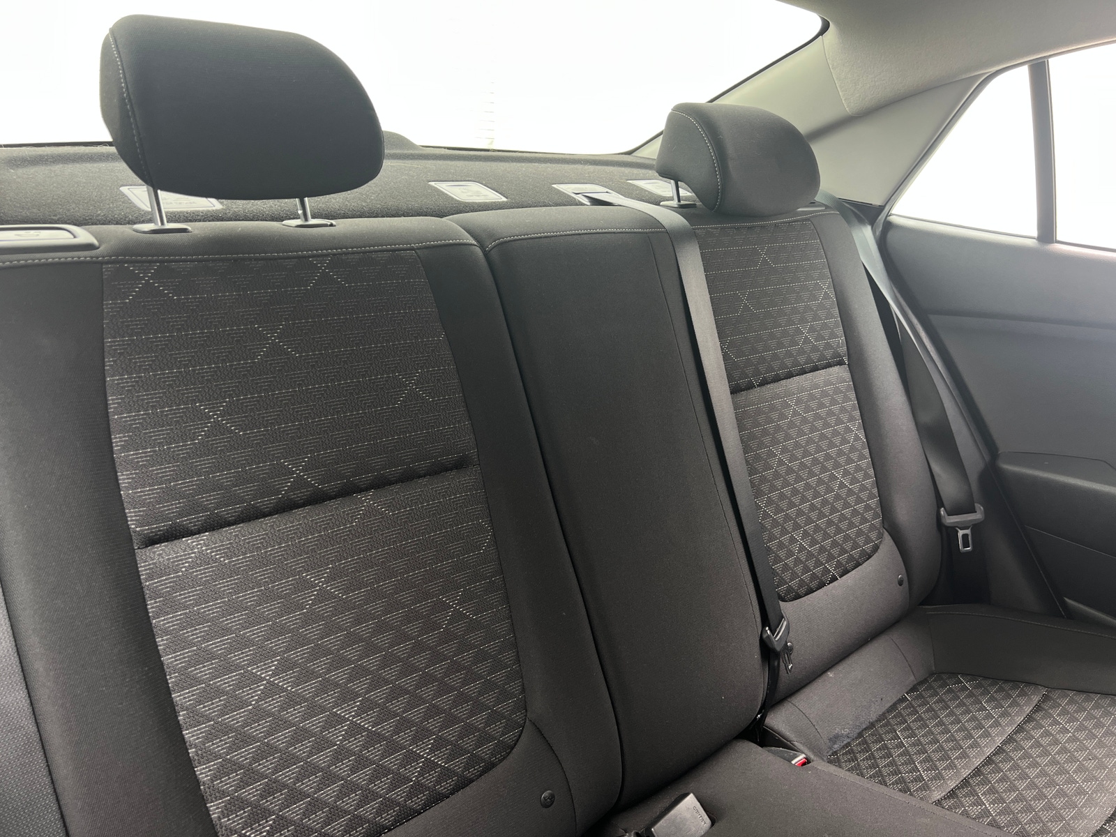 Thumbnail: 2021 Kia Rio - 6