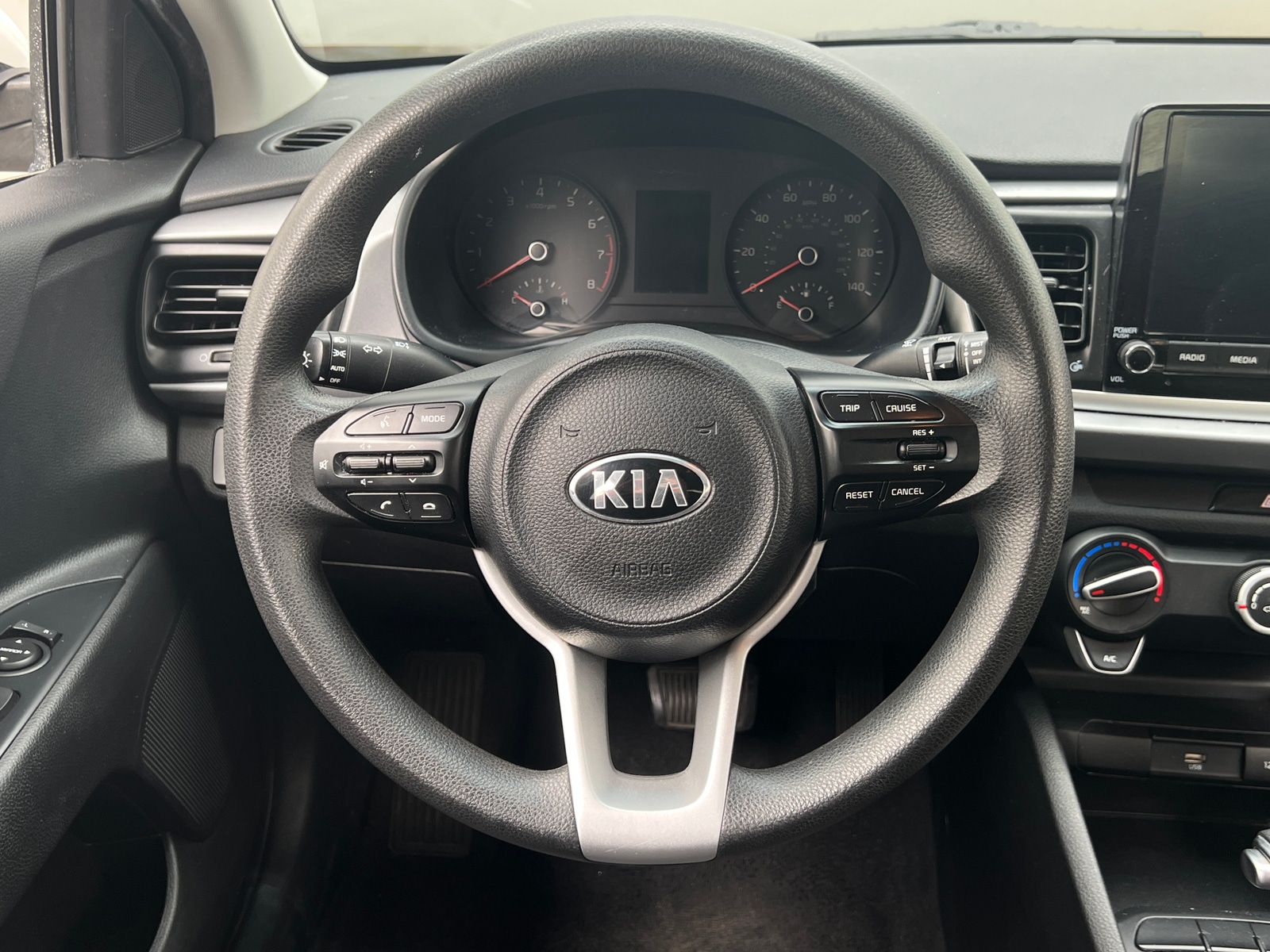 Thumbnail: 2021 Kia Rio - 5
