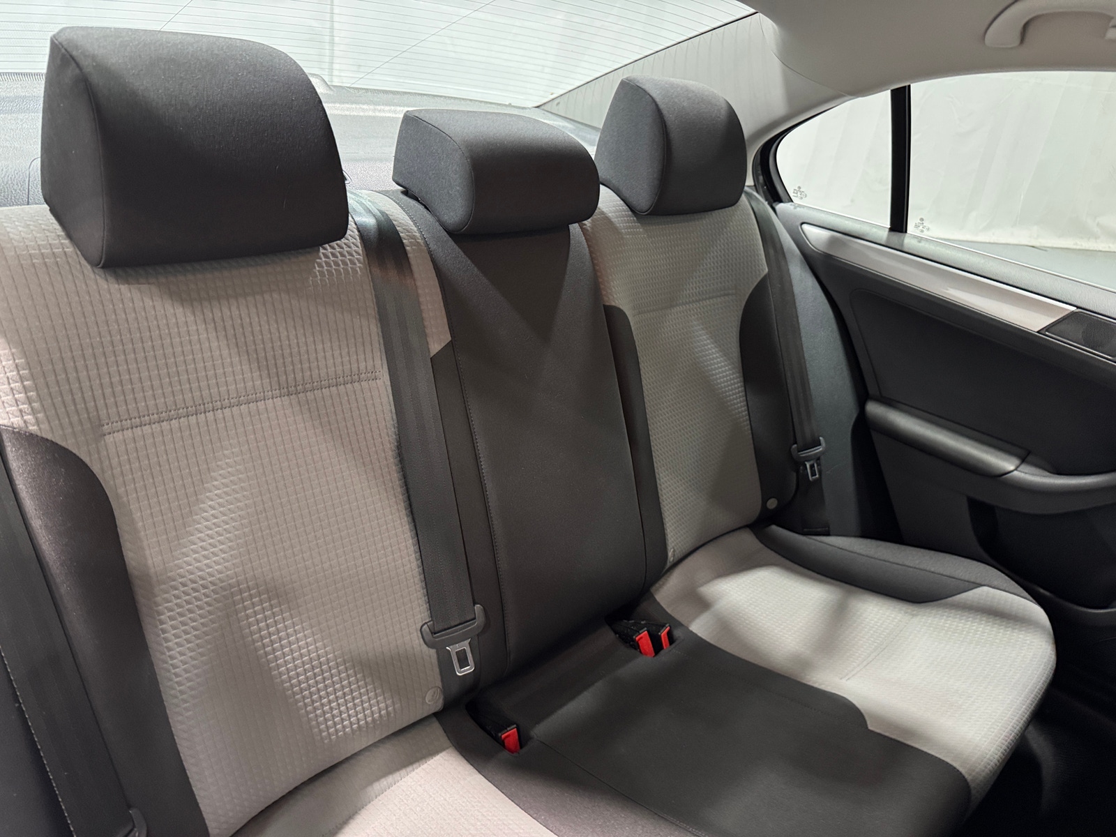 Thumbnail: 2017 Volkswagen Jetta - 6