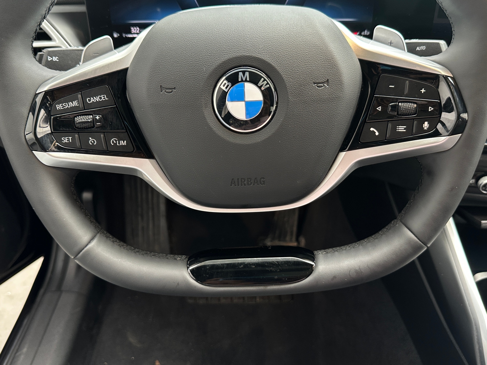 Thumbnail: 2025 BMW 3 Series - 4