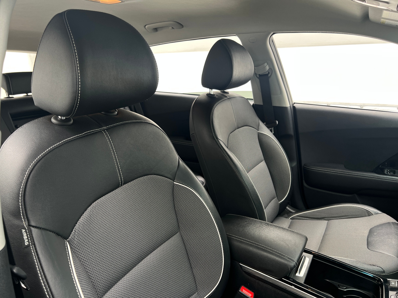 Thumbnail: 2022 Kia Niro - 2